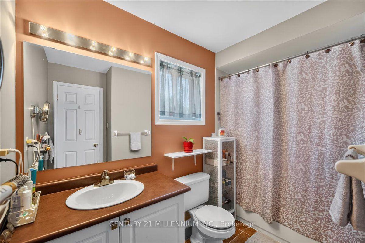 Photo 13 of 23 Eldad Drive, Clarington, Bowmanville — HOMEH