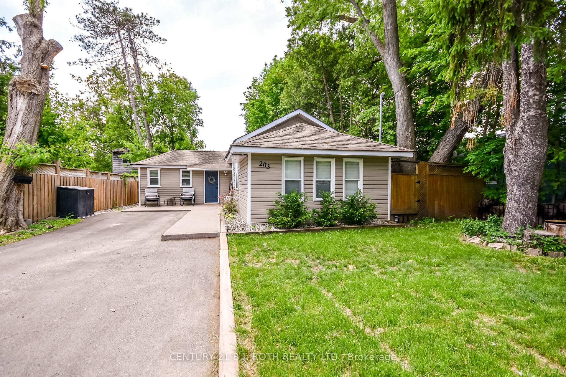 Photo 1 of 203 Southview Road, Barrie, South Shore — HOMEH