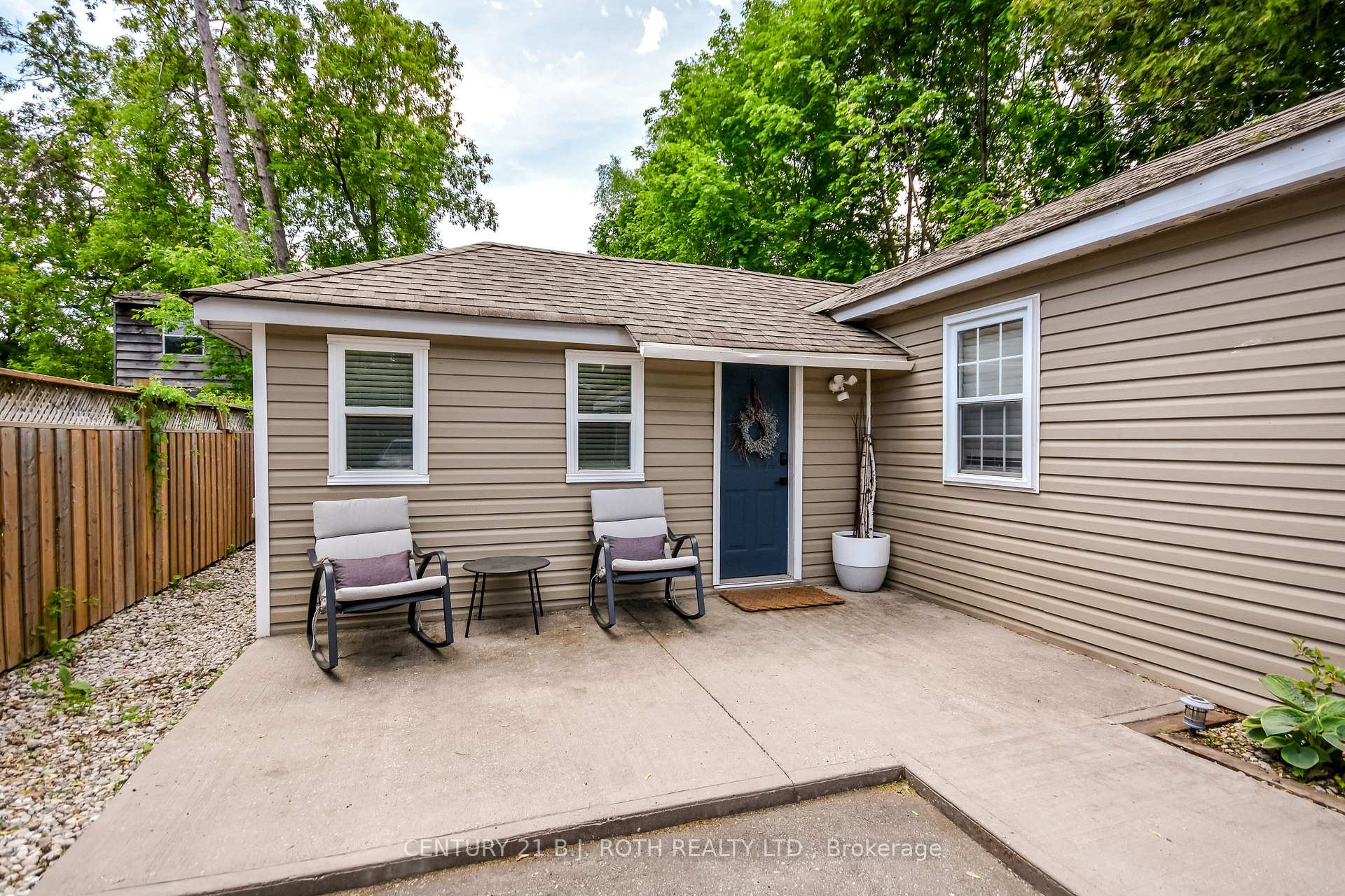 Photo 4 of 203 Southview Road, Barrie, South Shore — HOMEH