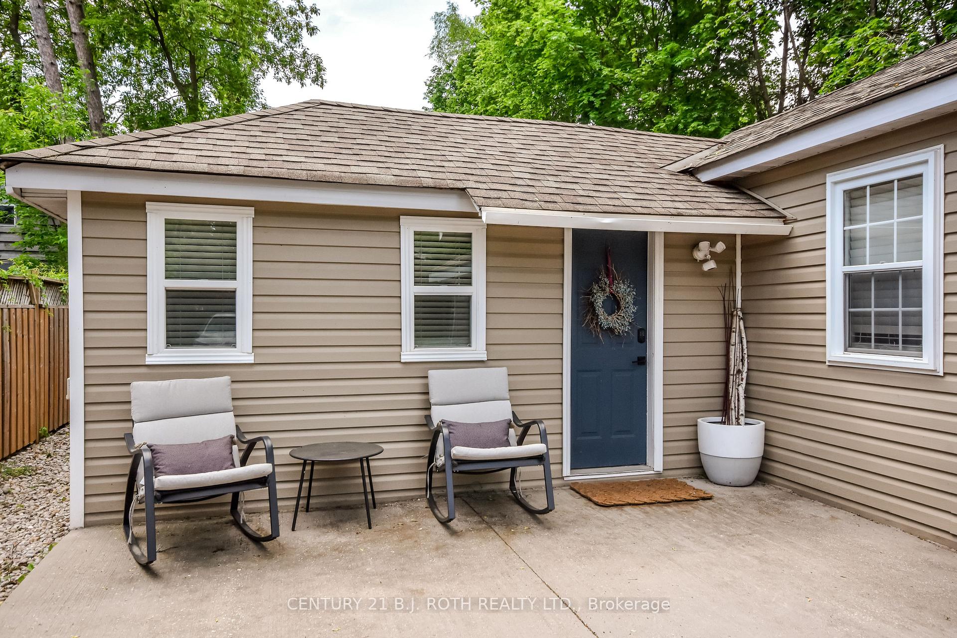 Photo 5 of 203 Southview Road, Barrie, South Shore — HOMEH