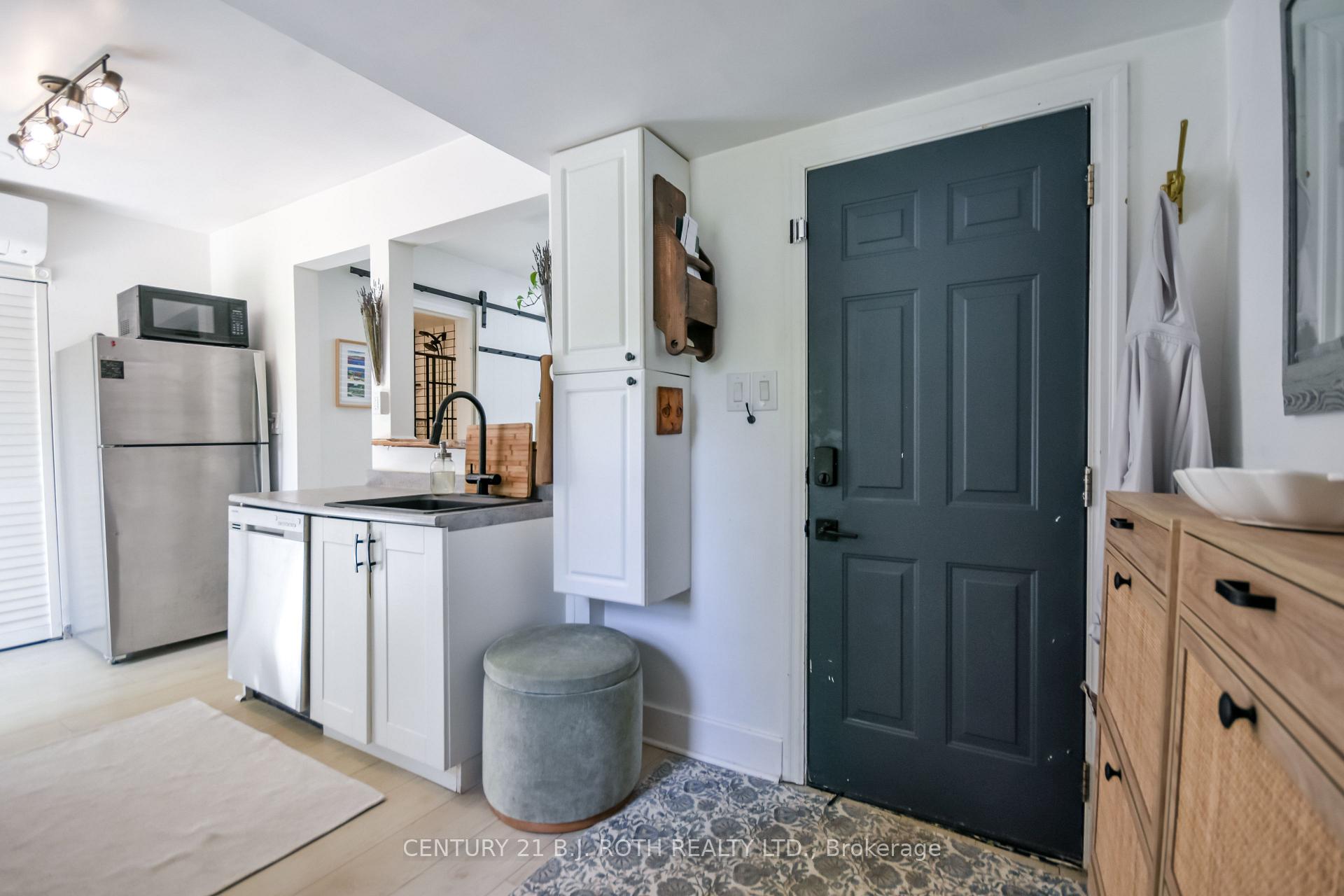 Photo 6 of 203 Southview Road, Barrie, South Shore — HOMEH
