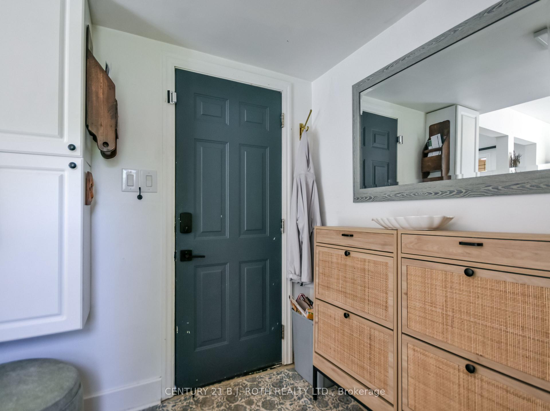 Photo 7 of 203 Southview Road, Barrie, South Shore — HOMEH