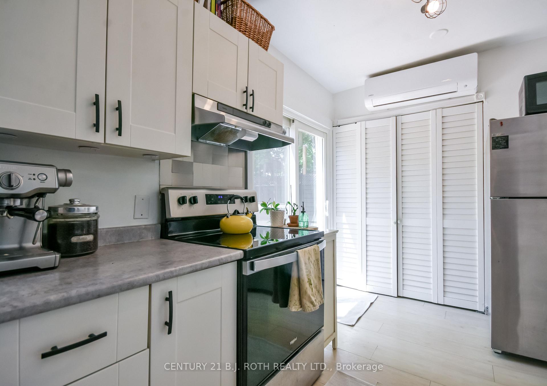 Photo 9 of 203 Southview Road, Barrie, South Shore — HOMEH