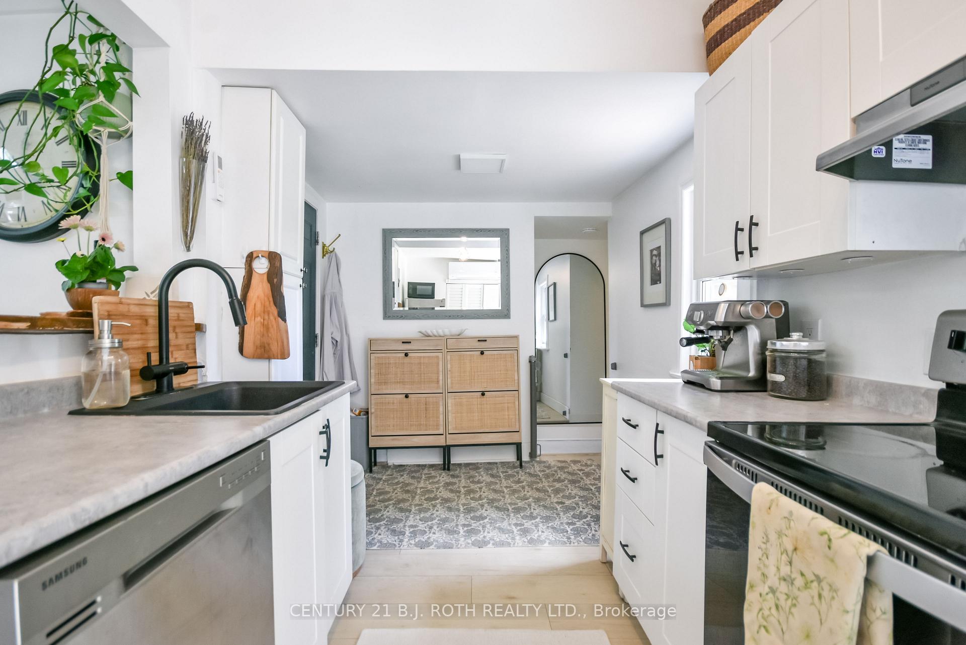 Photo 10 of 203 Southview Road, Barrie, South Shore — HOMEH