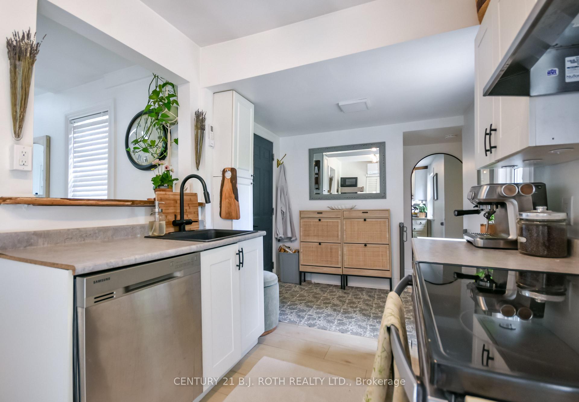 Photo 11 of 203 Southview Road, Barrie, South Shore — HOMEH