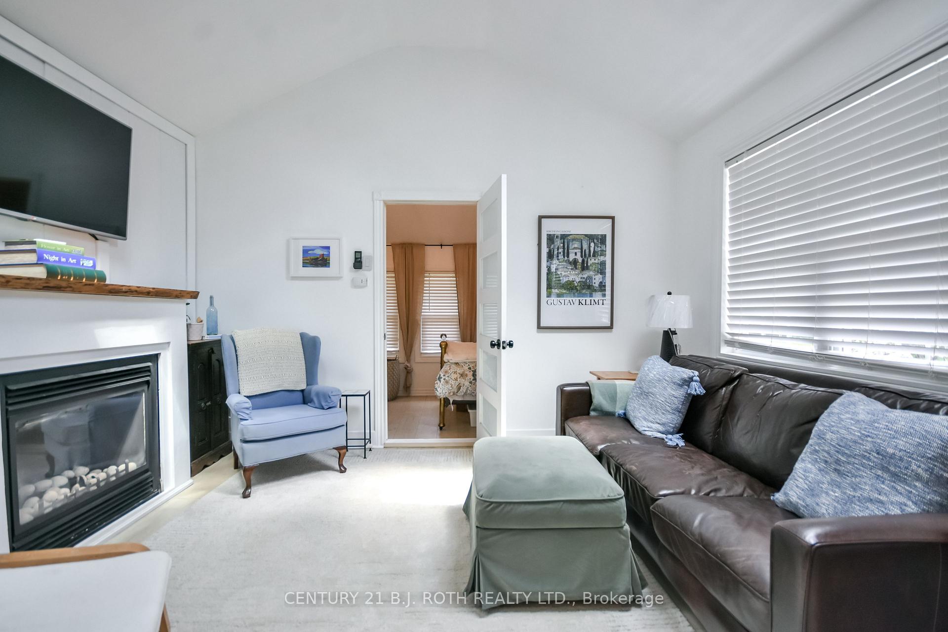 Photo 14 of 203 Southview Road, Barrie, South Shore — HOMEH