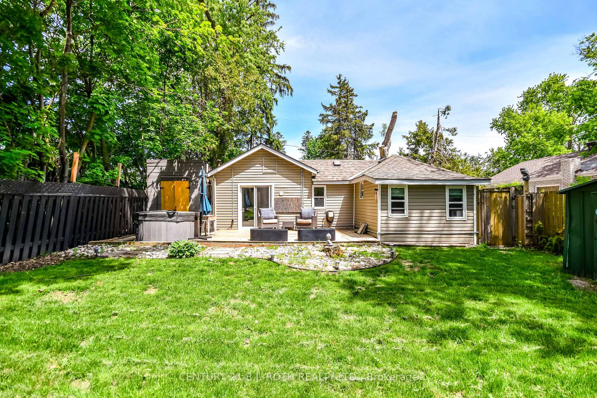 Photo 36 of 203 Southview Road, Barrie, South Shore — HOMEH
