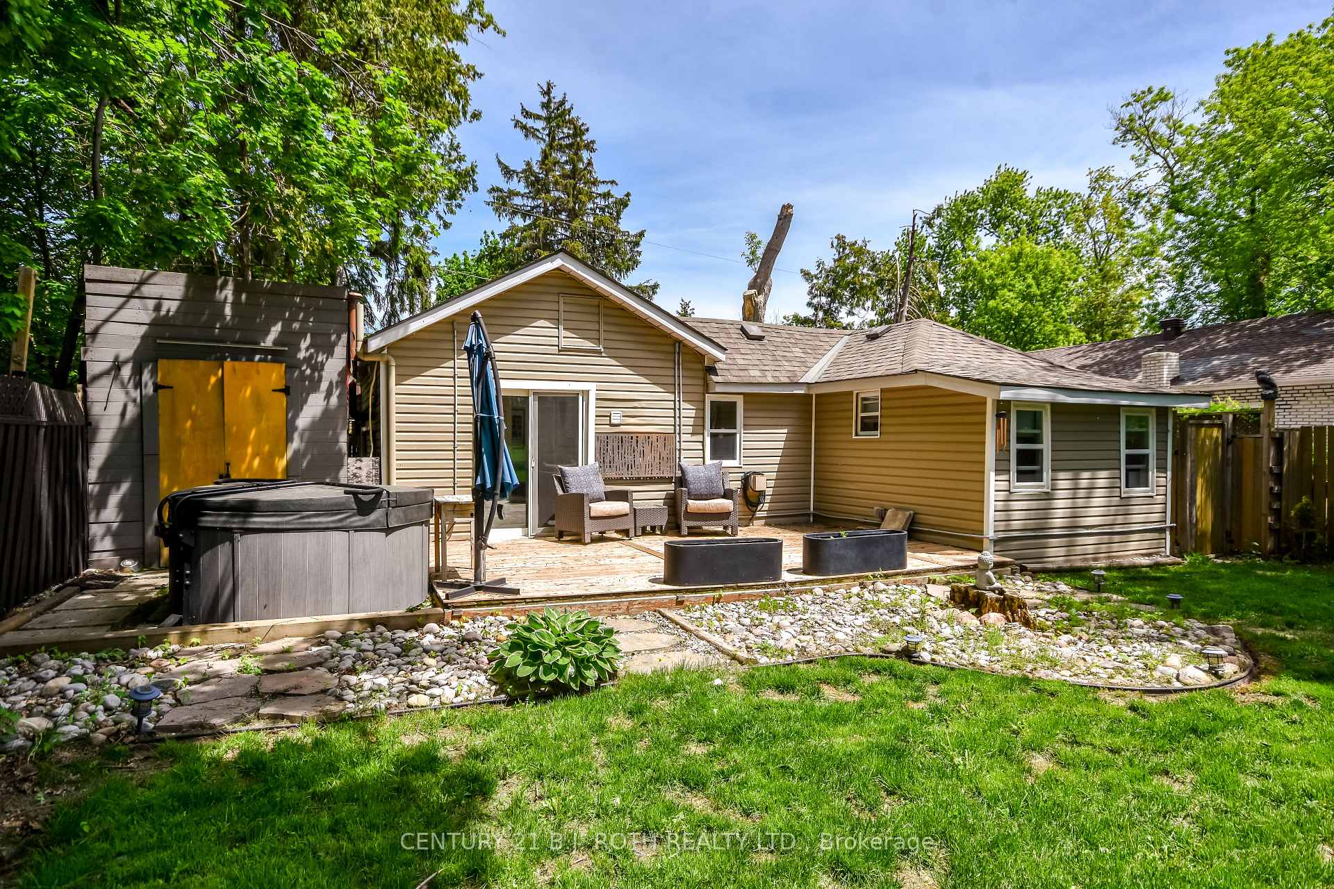 Photo 38 of 203 Southview Road, Barrie, South Shore — HOMEH