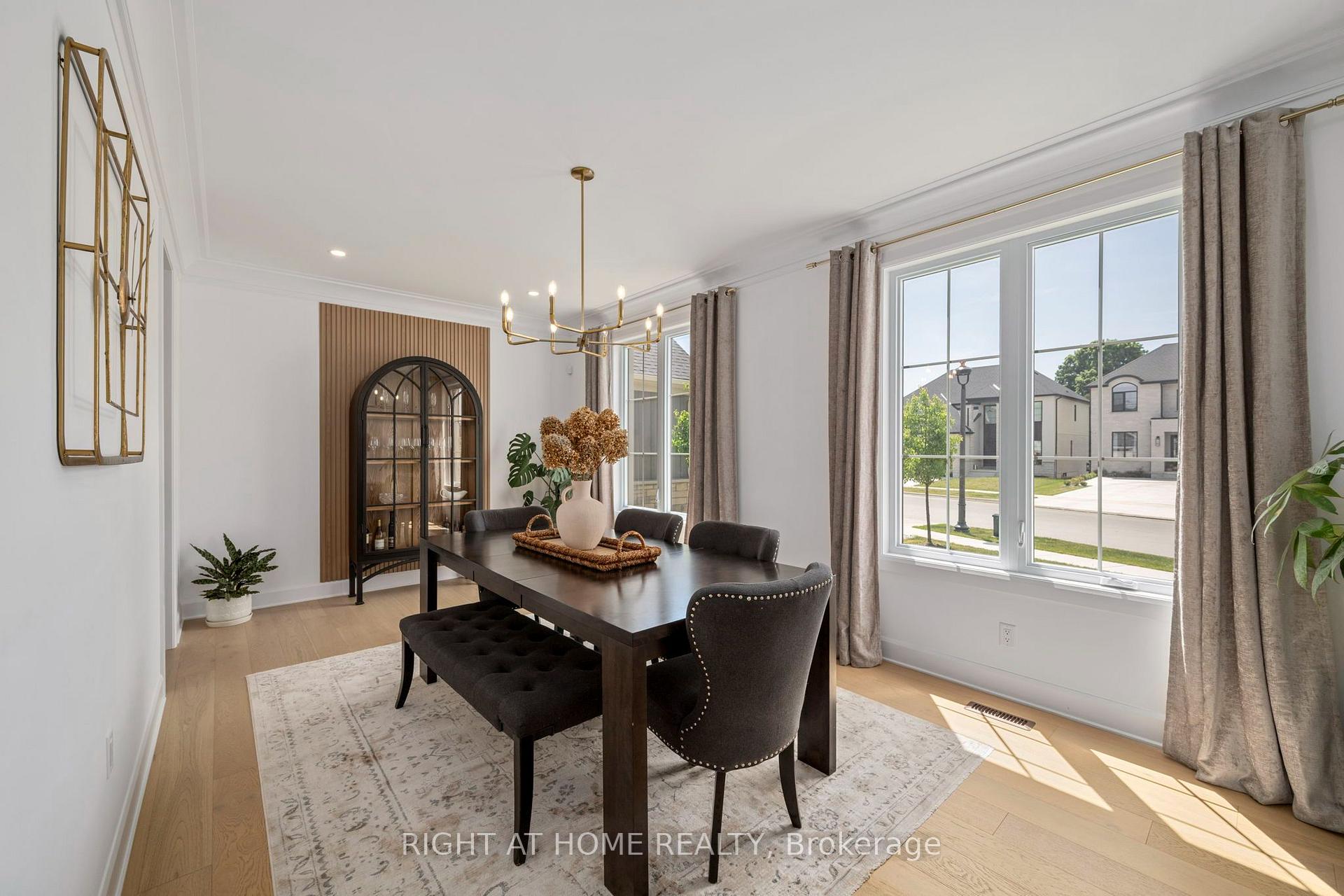 Photo 14 of 372 Manhattan Drive, London, South K — HOMEH