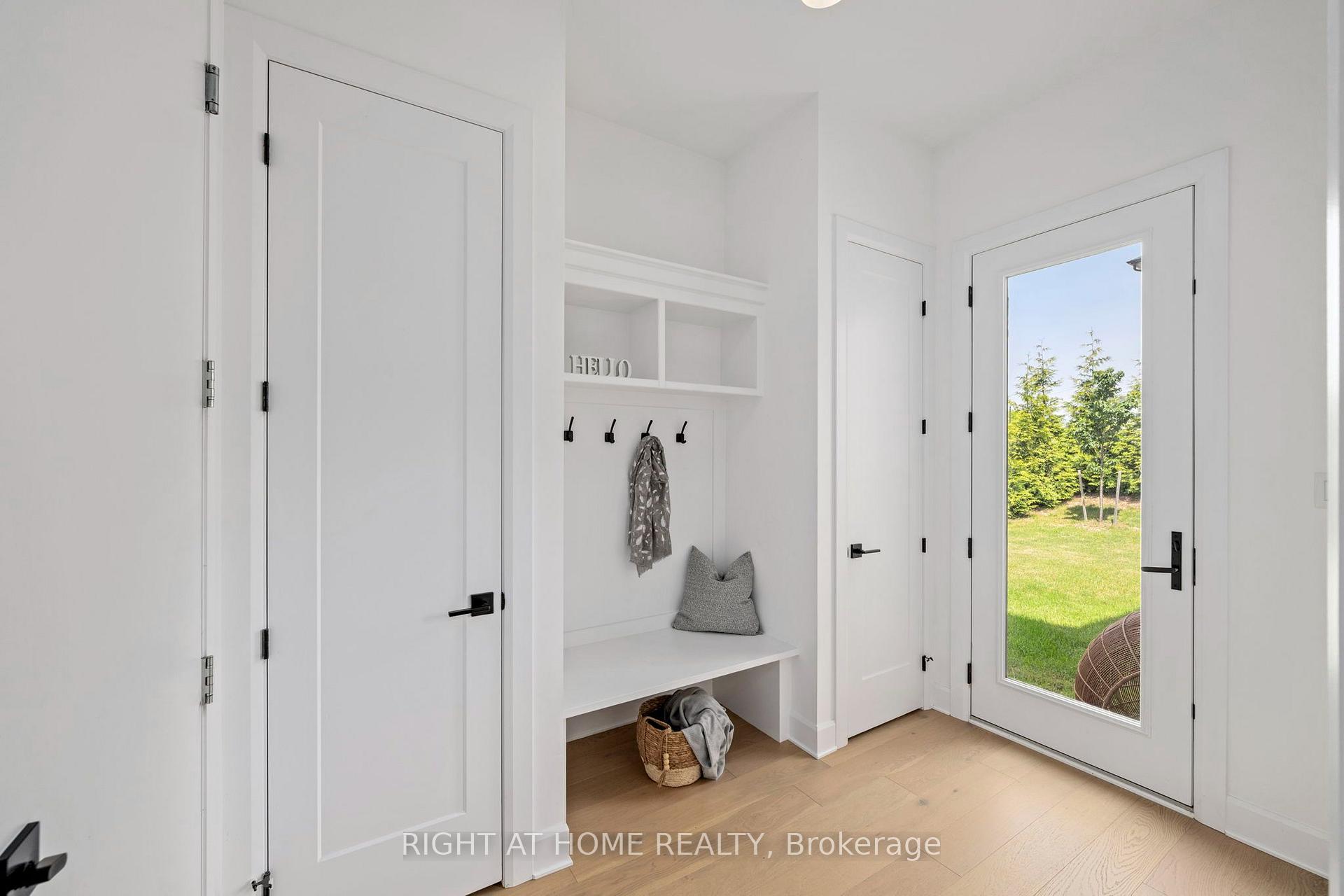 Photo 16 of 372 Manhattan Drive, London, South K — HOMEH