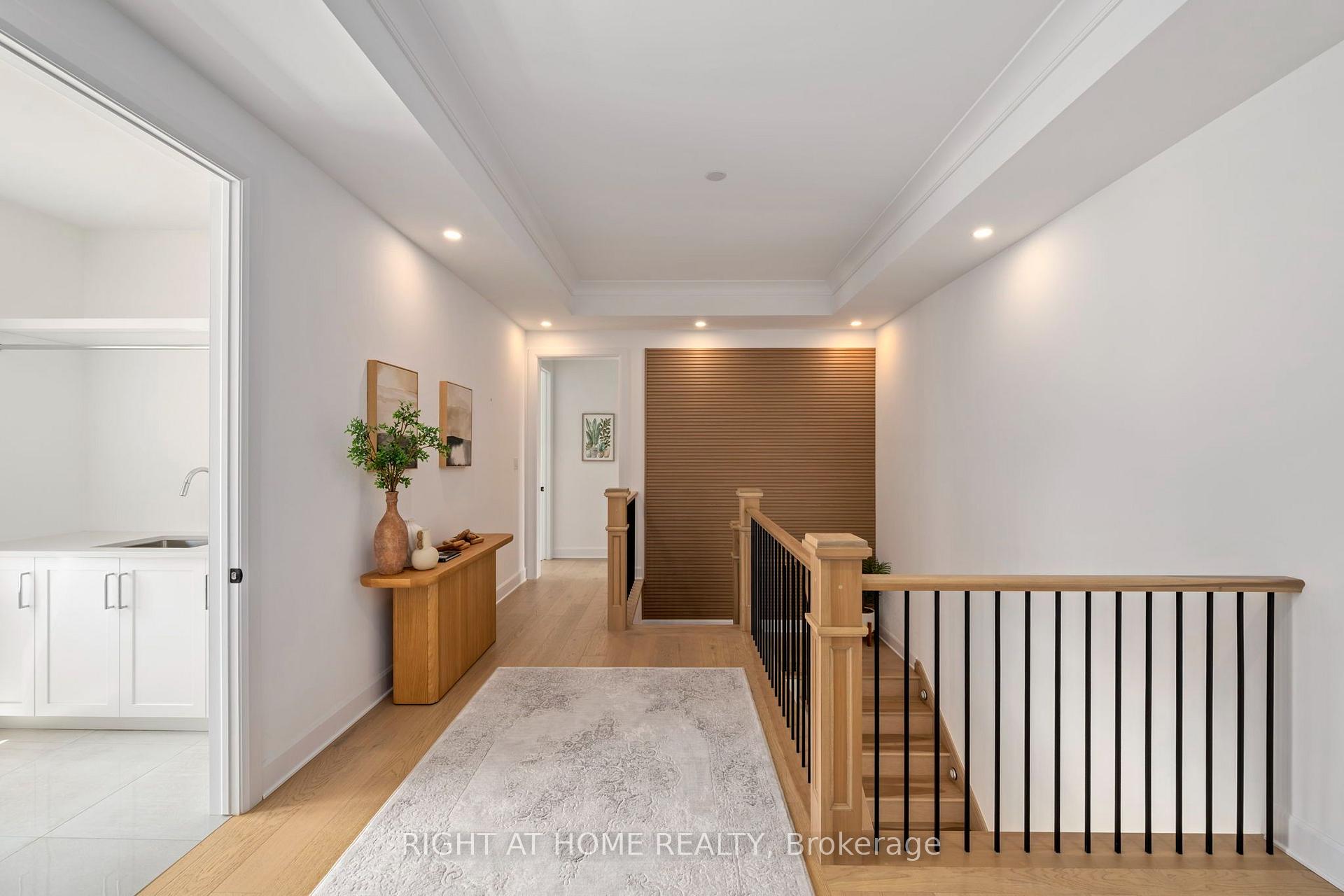 Photo 17 of 372 Manhattan Drive, London, South K — HOMEH