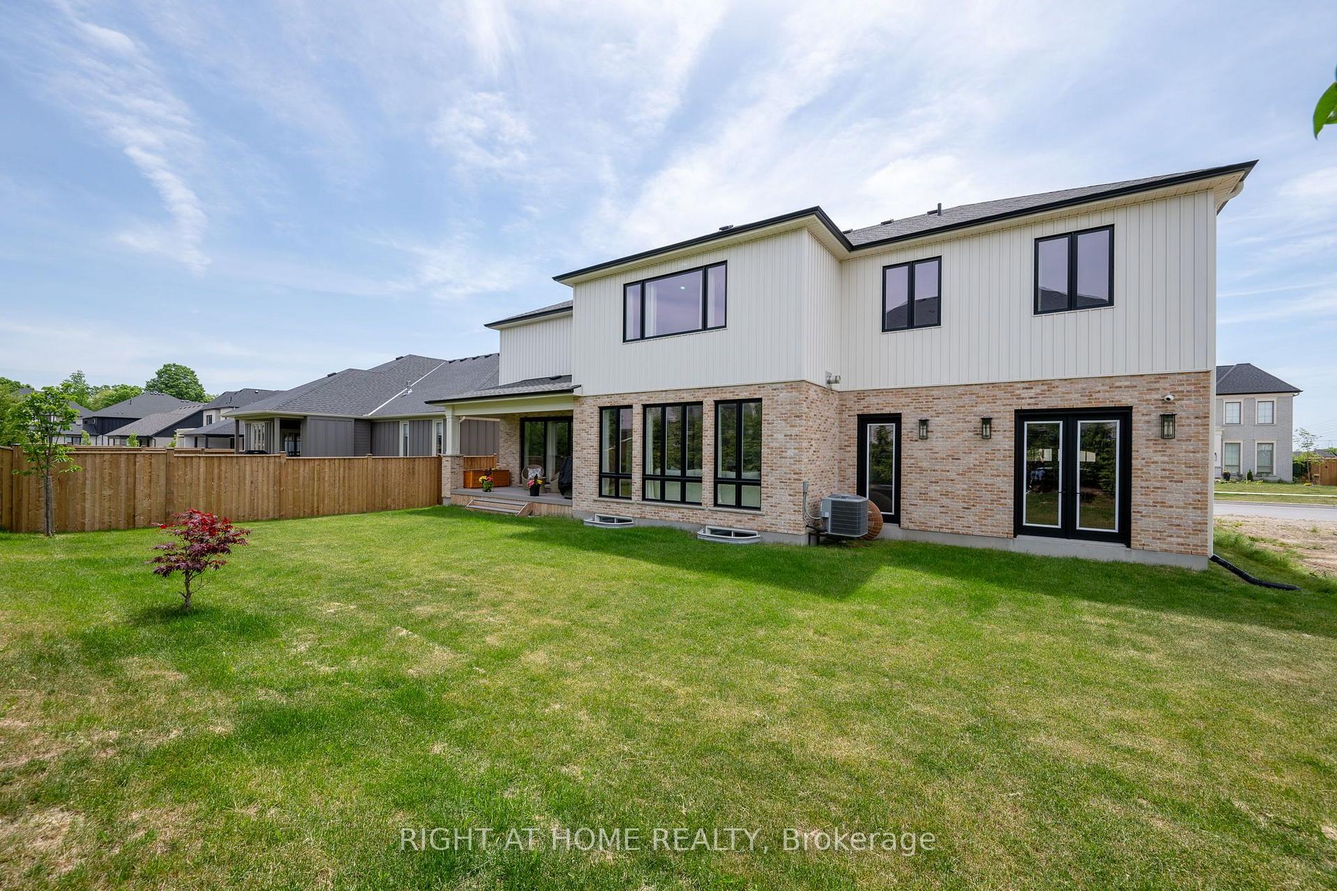 Photo 33 of 372 Manhattan Drive, London, South K — HOMEH