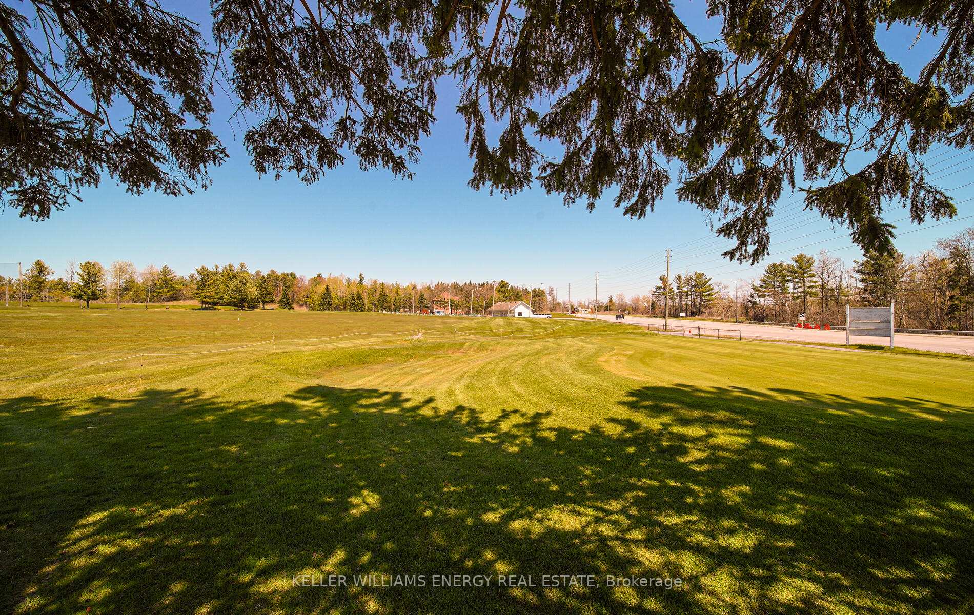 Photo 5 of 560 Taunton Road W, Ajax, Northwest Ajax — HOMEH