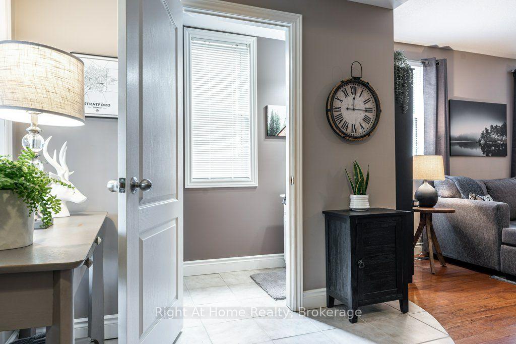 Photo 6 of 386 Albert Street, Stratford — HOMEH
