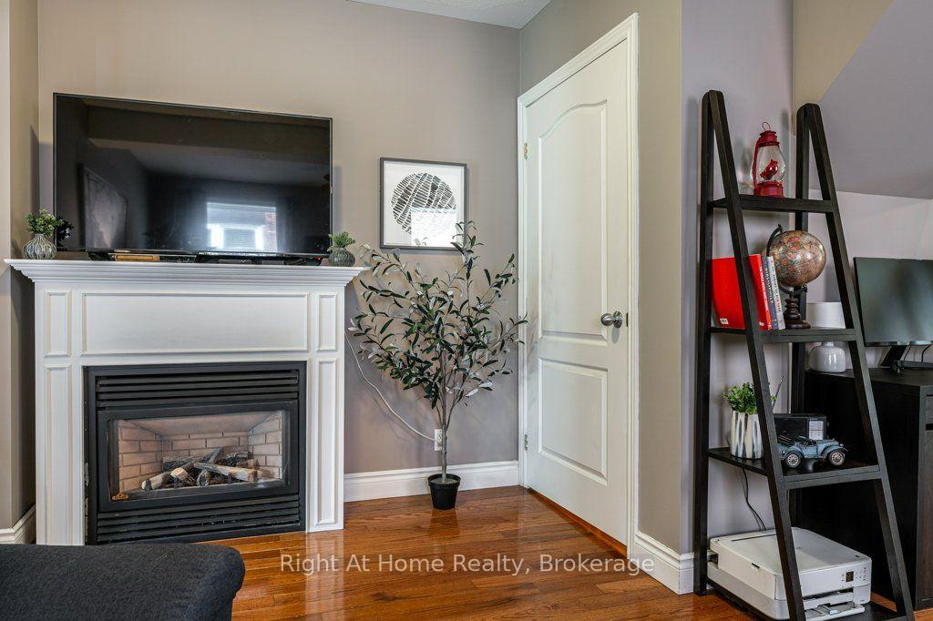 Photo 12 of 386 Albert Street, Stratford — HOMEH