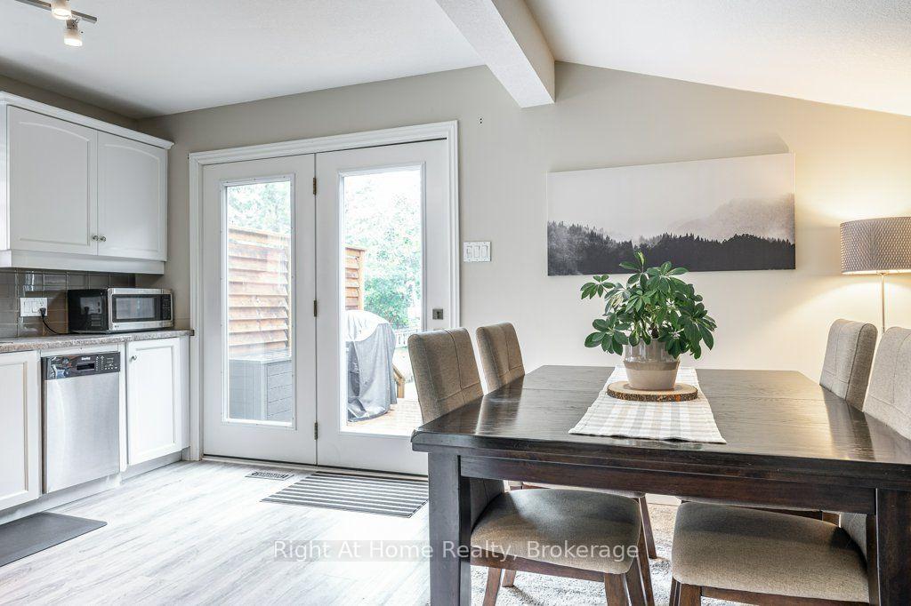 Photo 16 of 386 Albert Street, Stratford — HOMEH