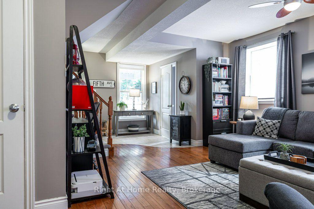 Photo 21 of 386 Albert Street, Stratford — HOMEH