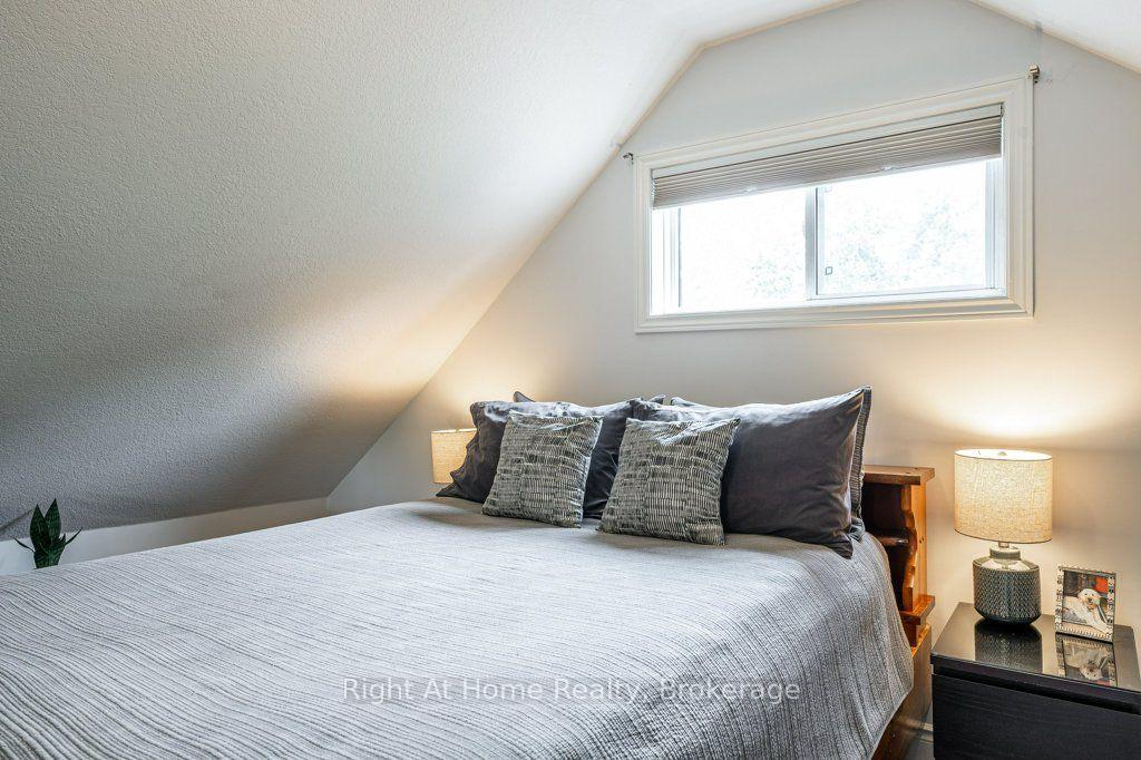 Photo 27 of 386 Albert Street, Stratford — HOMEH