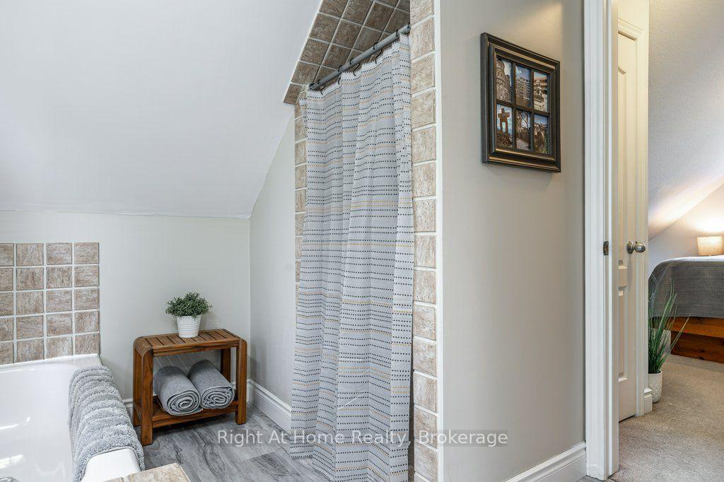 Photo 29 of 386 Albert Street, Stratford — HOMEH