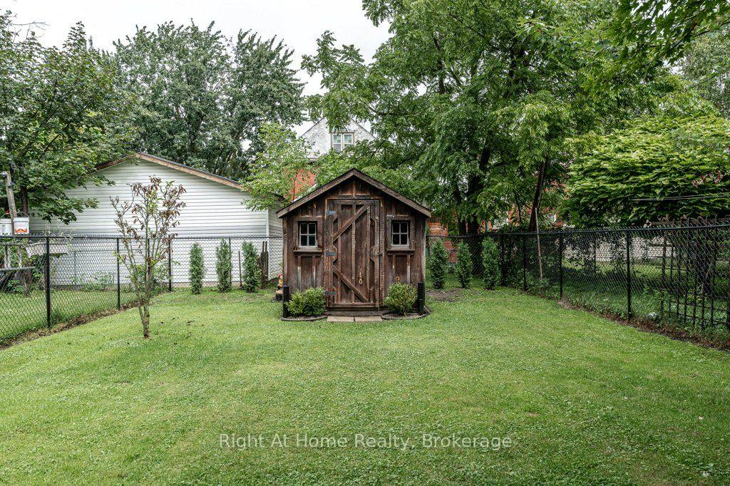 Photo 32 of 386 Albert Street, Stratford — HOMEH