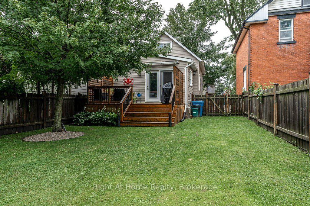 Photo 33 of 386 Albert Street, Stratford — HOMEH
