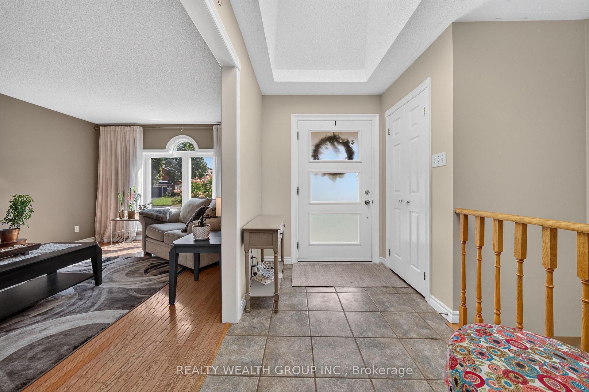 Photo 5 of 83 Logan Court, Barrie, Holly — HOMEH