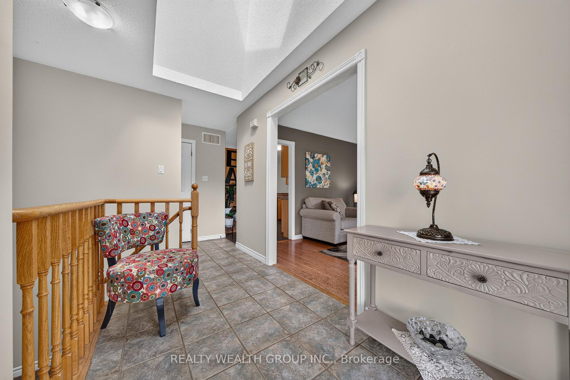 Photo 6 of 83 Logan Court, Barrie, Holly — HOMEH