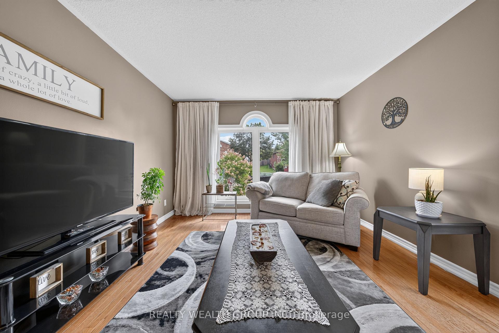 Photo 9 of 83 Logan Court, Barrie, Holly — HOMEH