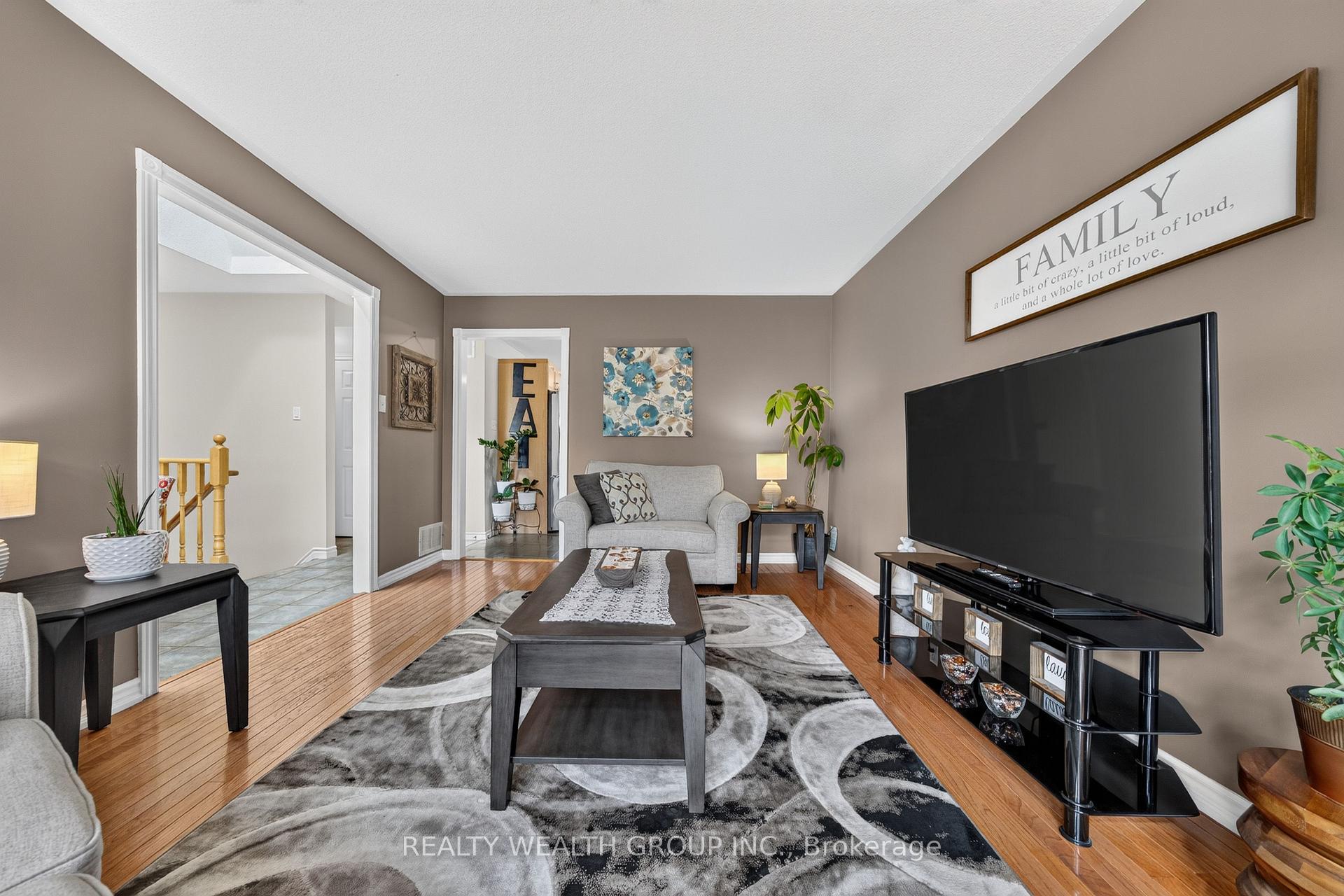 Photo 10 of 83 Logan Court, Barrie, Holly — HOMEH