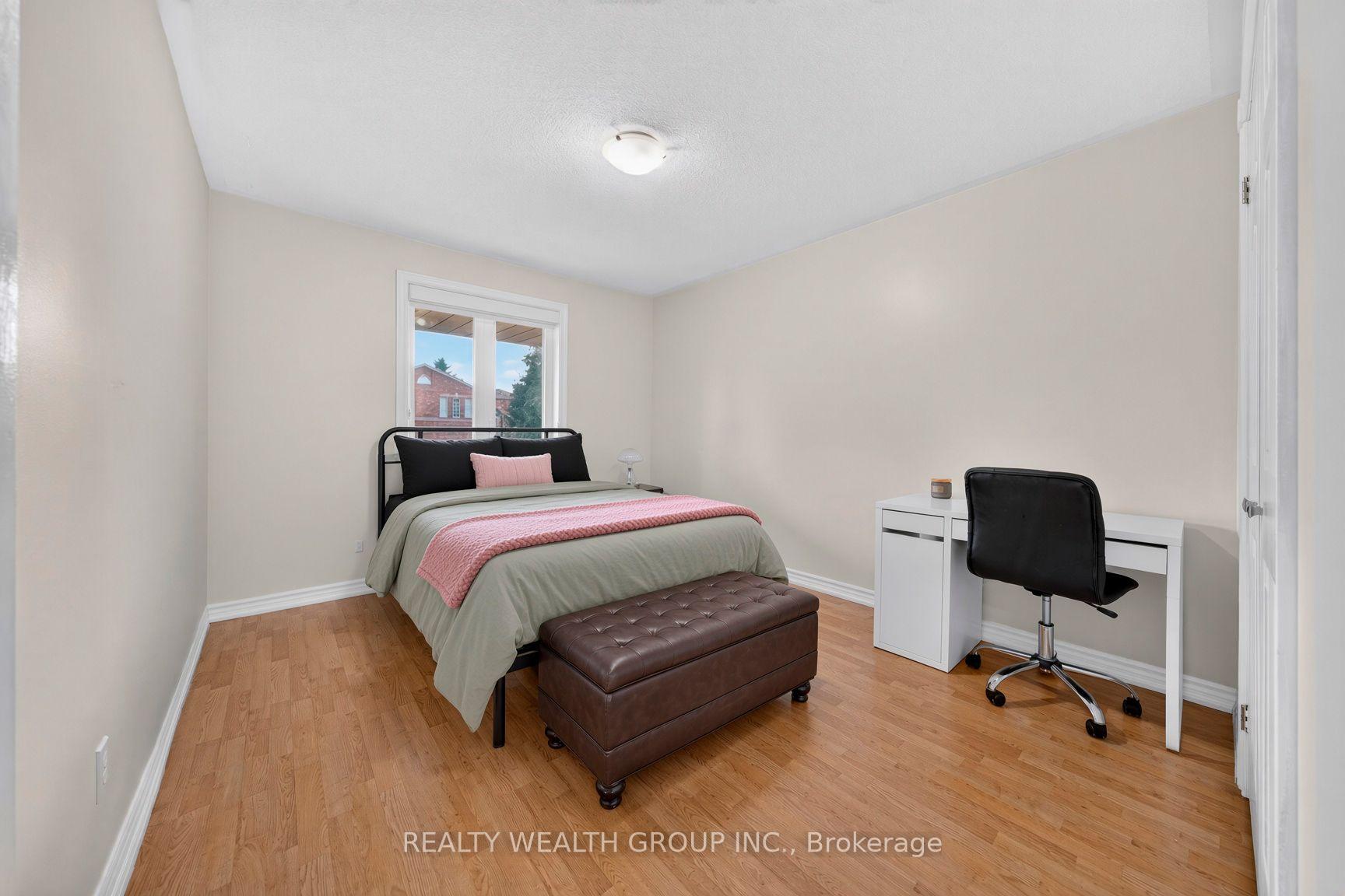 Photo 14 of 83 Logan Court, Barrie, Holly — HOMEH