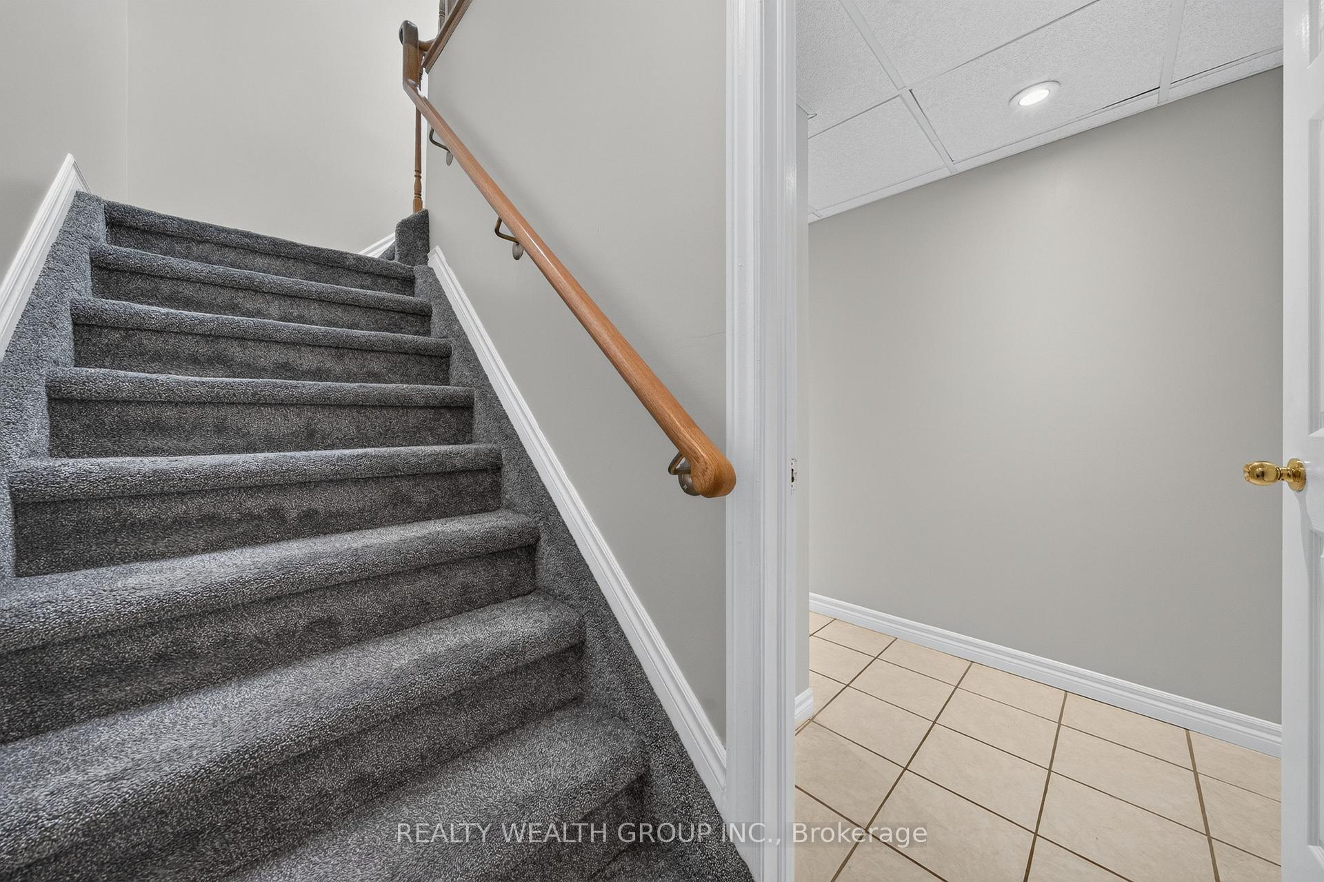 Photo 21 of 83 Logan Court, Barrie, Holly — HOMEH