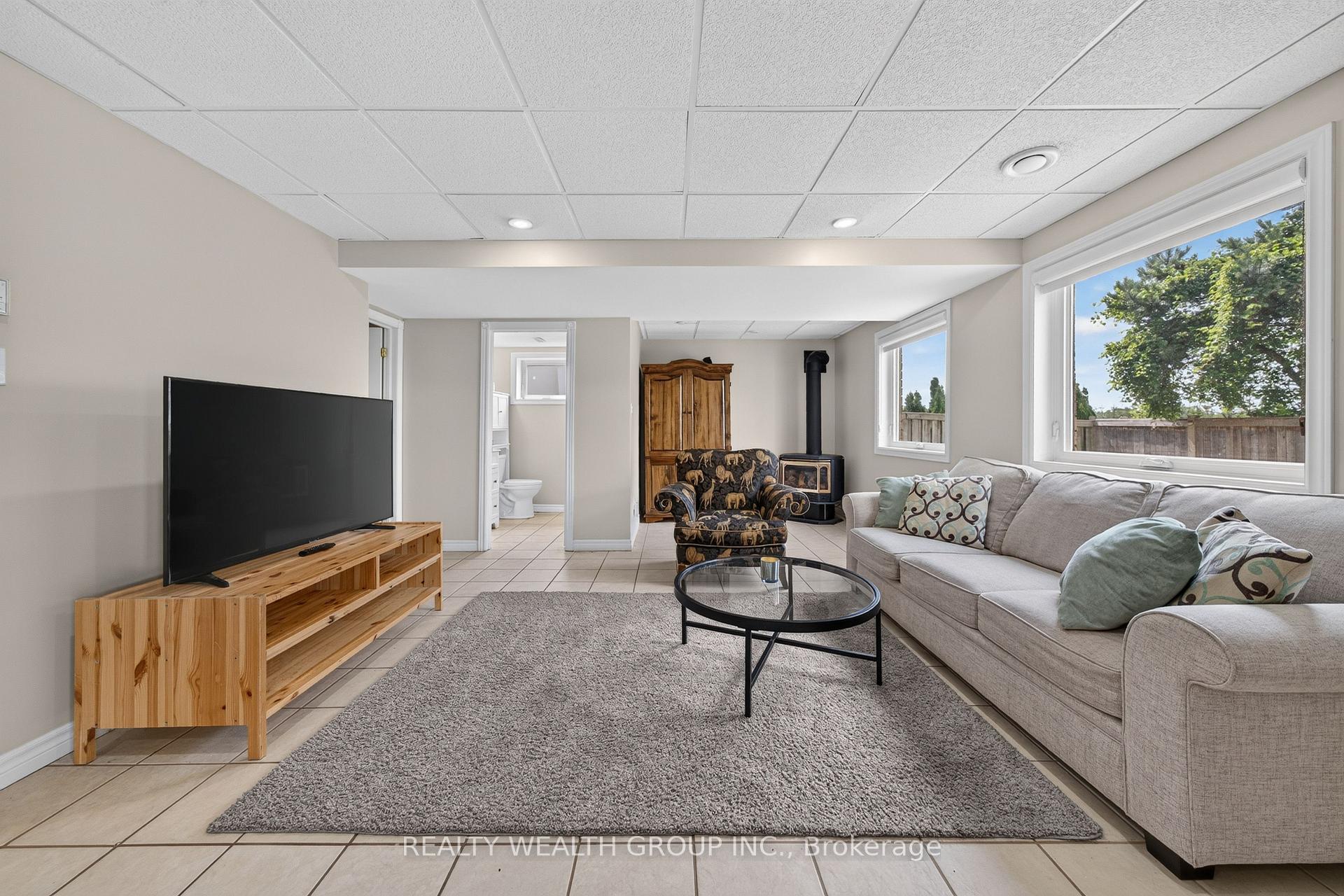 Photo 25 of 83 Logan Court, Barrie, Holly — HOMEH