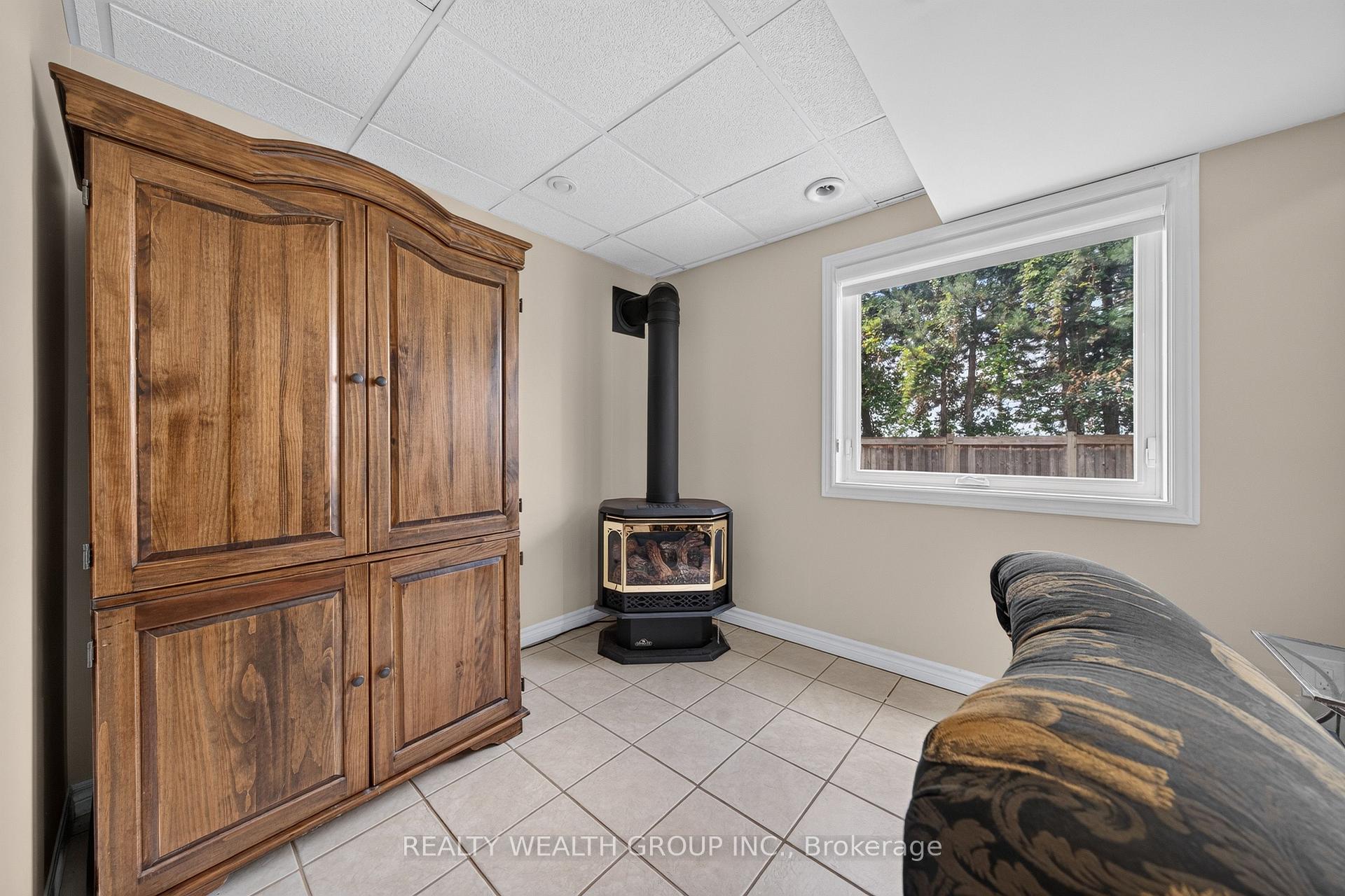 Photo 27 of 83 Logan Court, Barrie, Holly — HOMEH