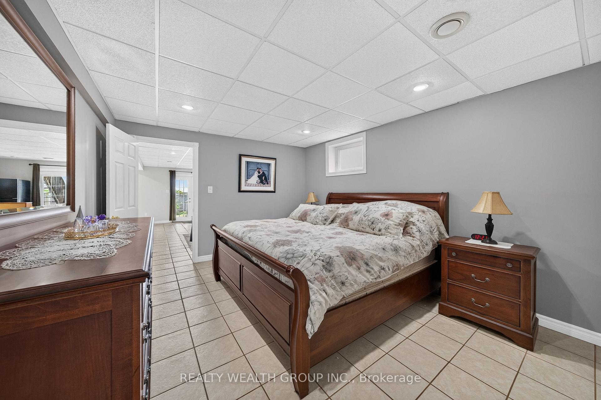 Photo 29 of 83 Logan Court, Barrie, Holly — HOMEH