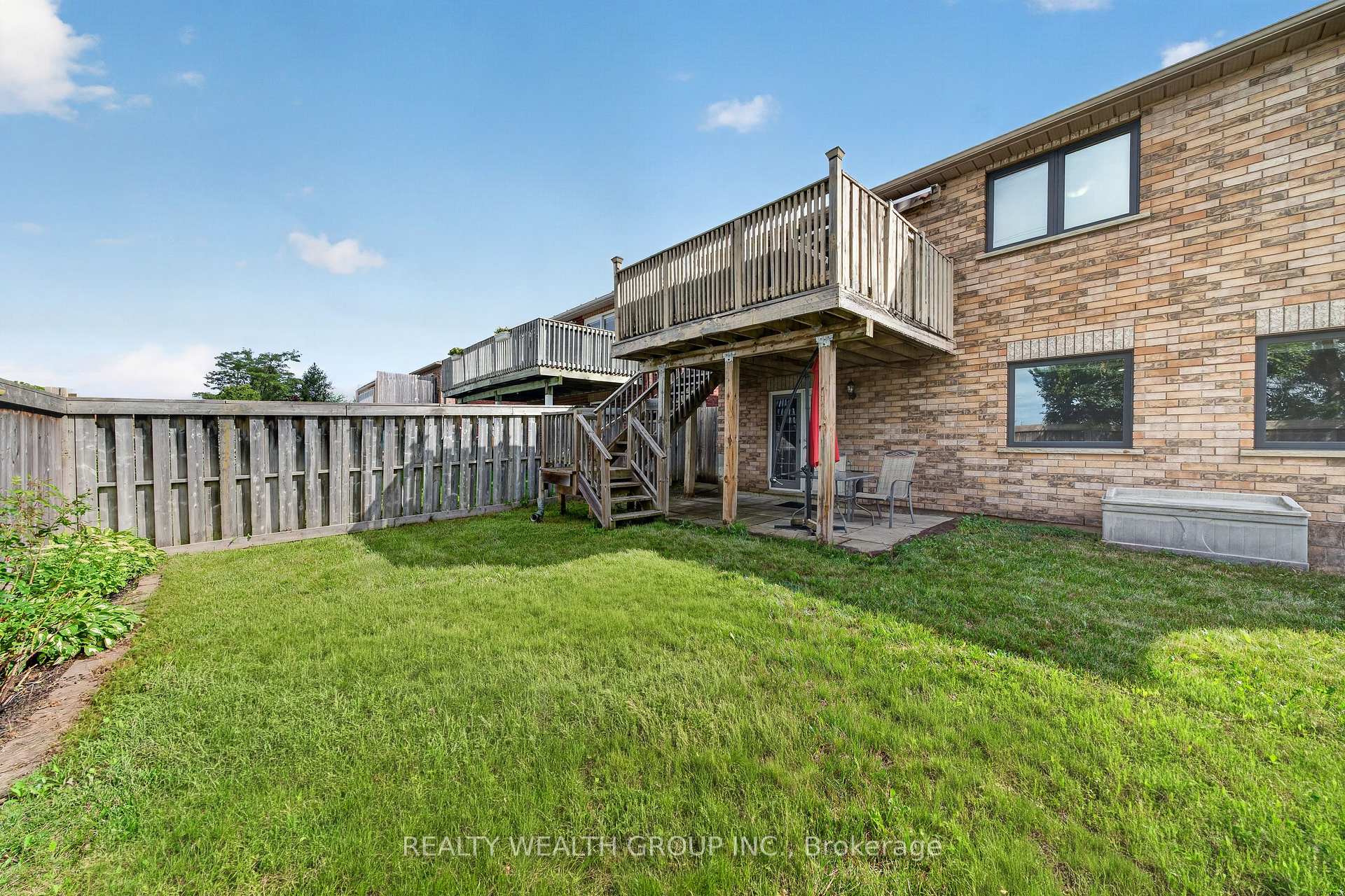 Photo 33 of 83 Logan Court, Barrie, Holly — HOMEH