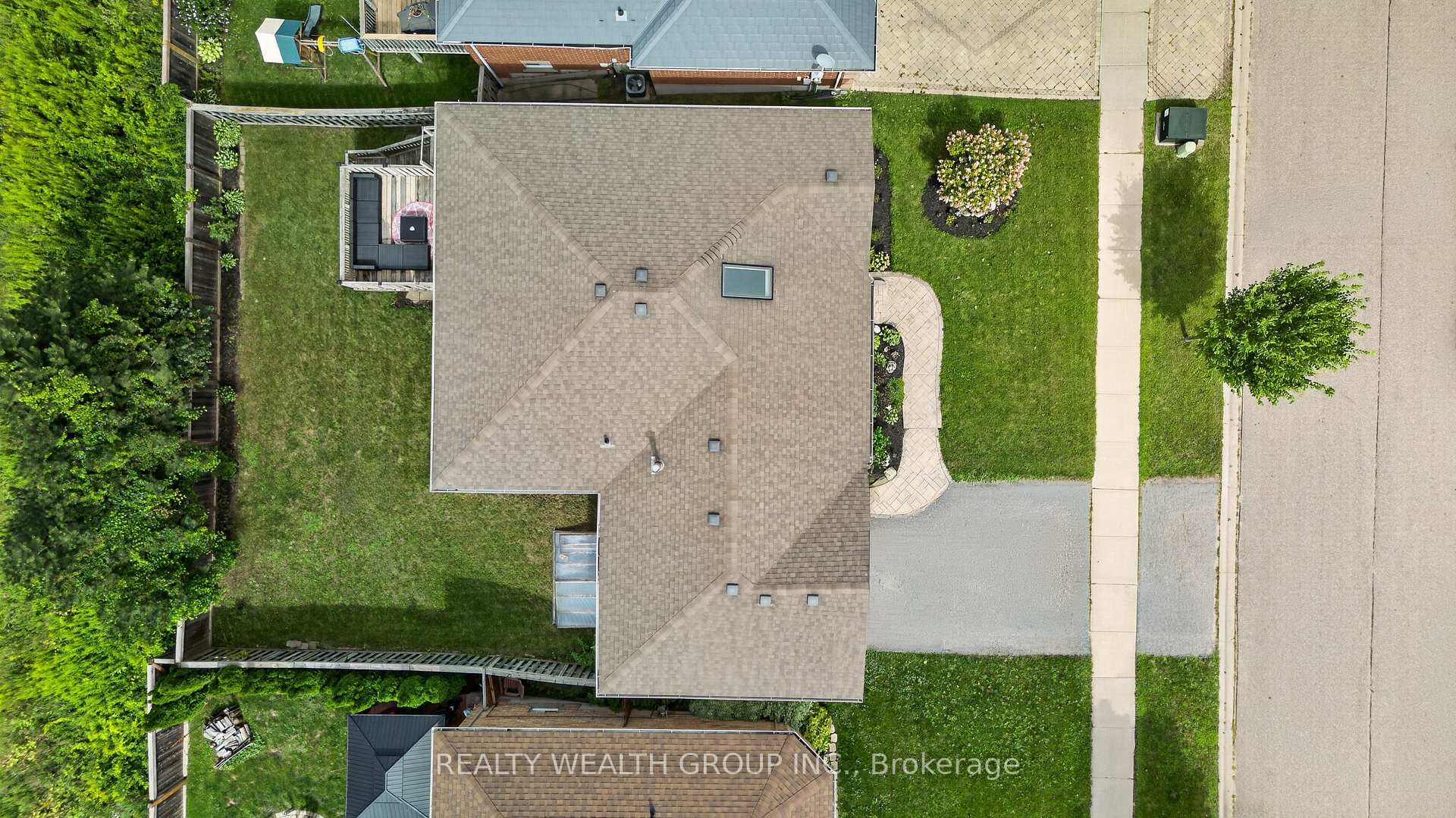 Photo 37 of 83 Logan Court, Barrie, Holly — HOMEH