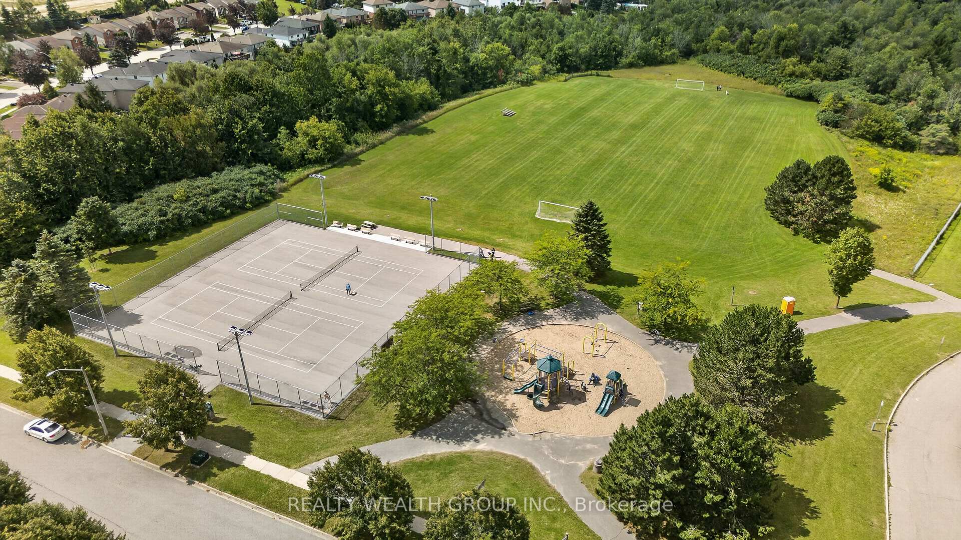 Photo 39 of 83 Logan Court, Barrie, Holly — HOMEH