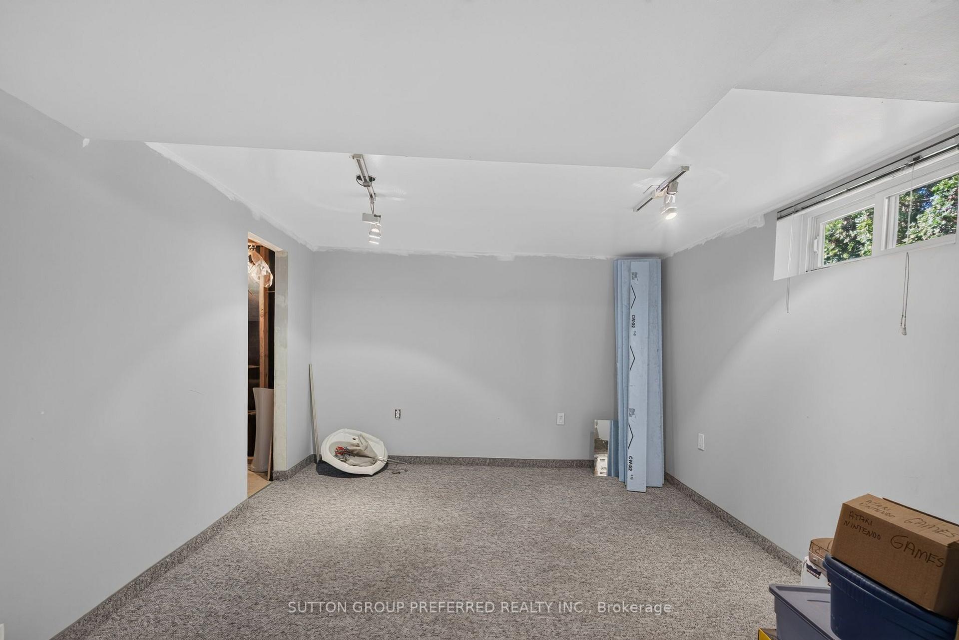 Photo 33 of 98 Queen Street, Thames Centre, Dorchester — HOMEH