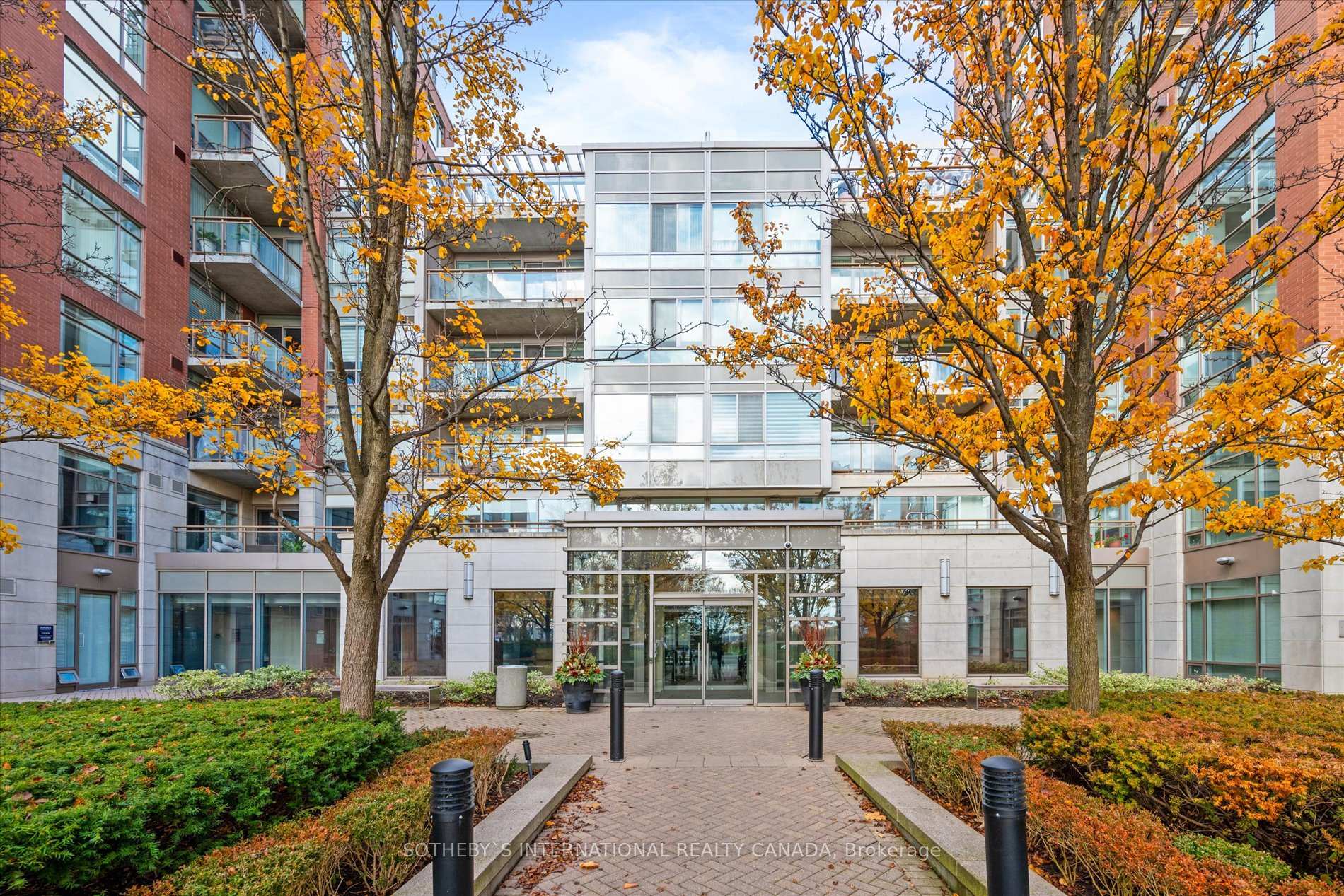 Photo 2 of Unit PH1001W, 500 Queens Quay W, Toronto, Waterfront Communities — HOMEH