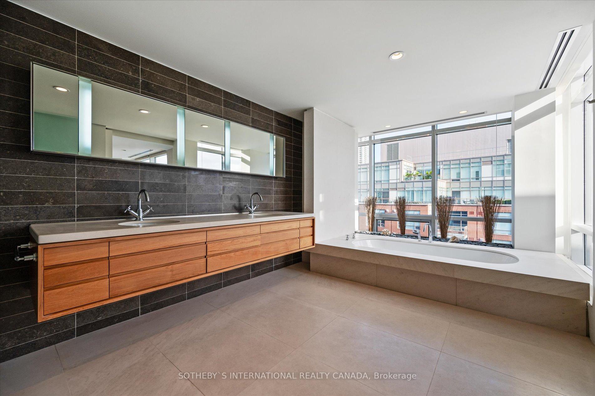 Photo 32 of Unit PH1001W, 500 Queens Quay W, Toronto, Waterfront Communities — HOMEH