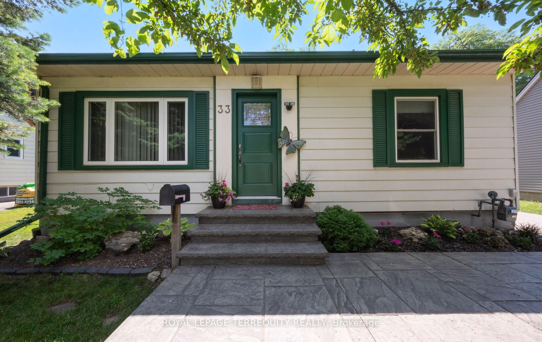 Photo 5 of 33 Rogers Road, Brampton, Brampton West — HOMEH