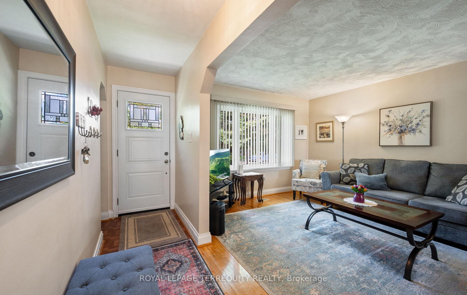 Photo 11 of 33 Rogers Road, Brampton, Brampton West — HOMEH
