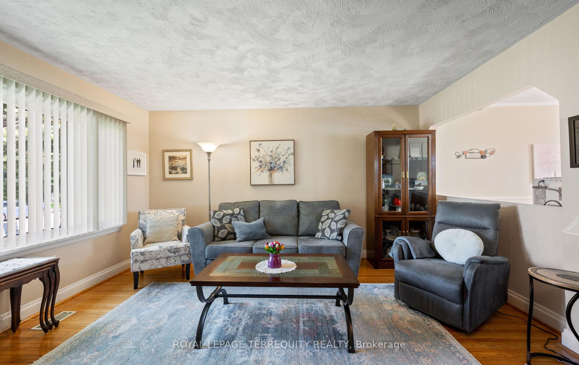 Photo 12 of 33 Rogers Road, Brampton, Brampton West — HOMEH