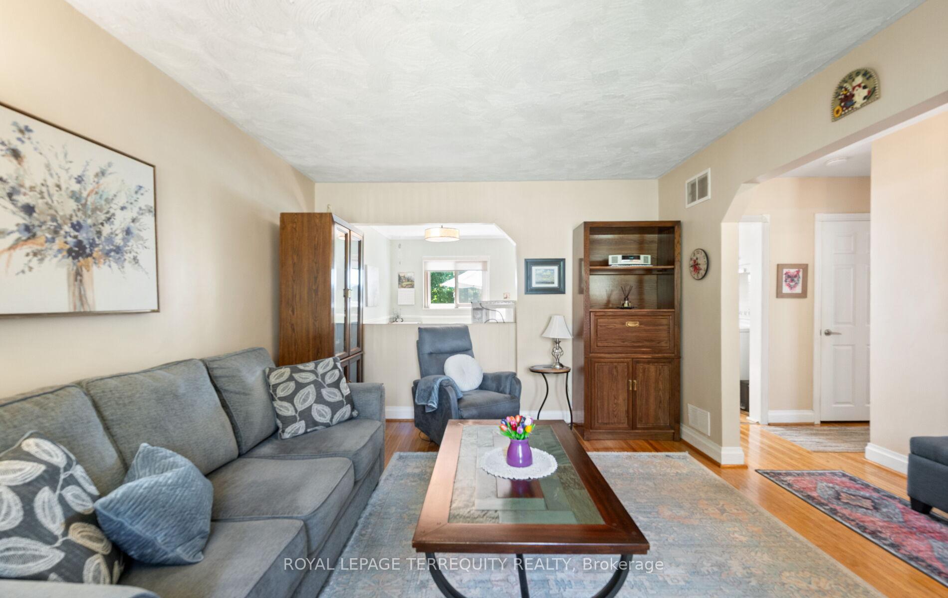 Photo 14 of 33 Rogers Road, Brampton, Brampton West — HOMEH