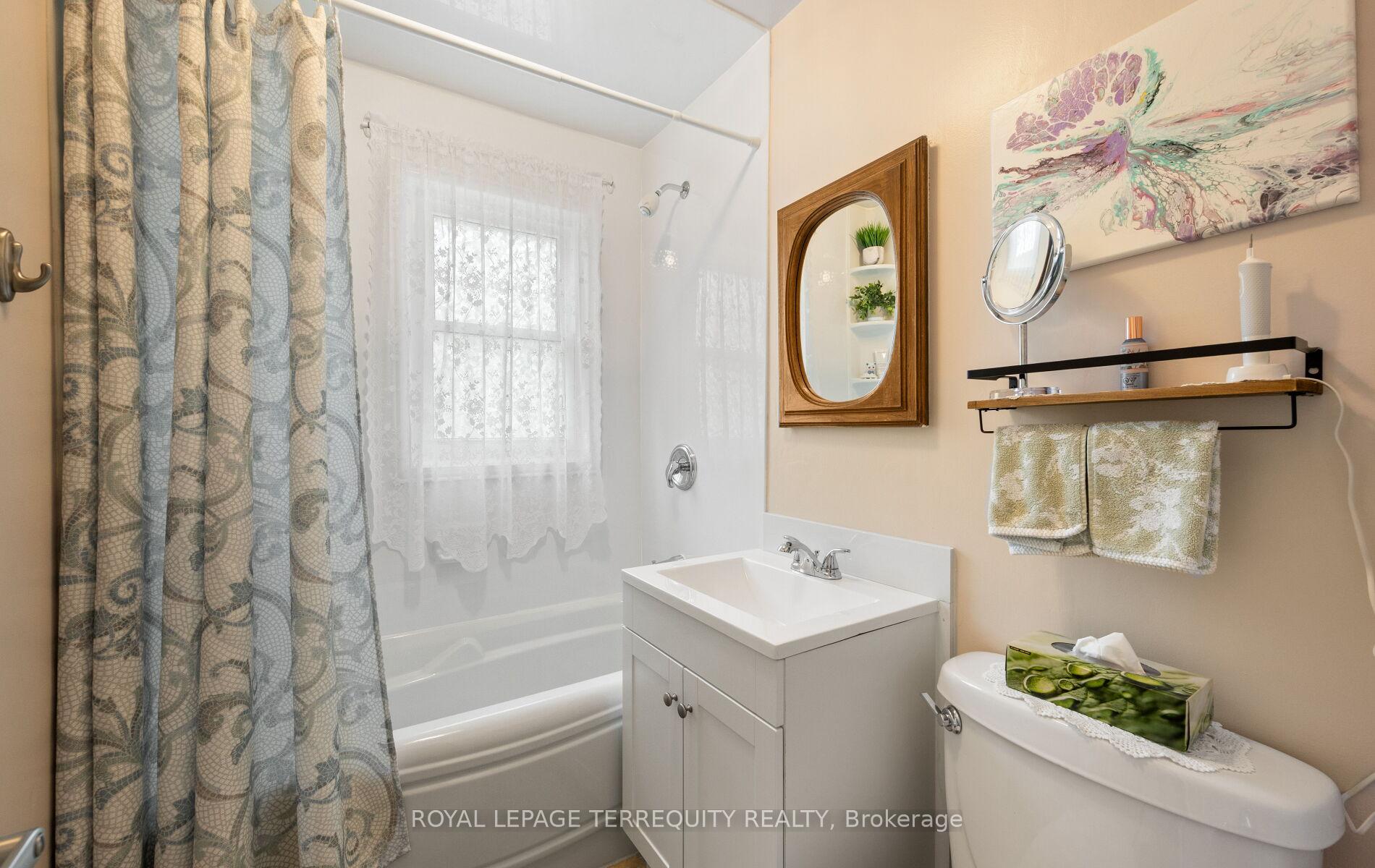 Photo 29 of 33 Rogers Road, Brampton, Brampton West — HOMEH