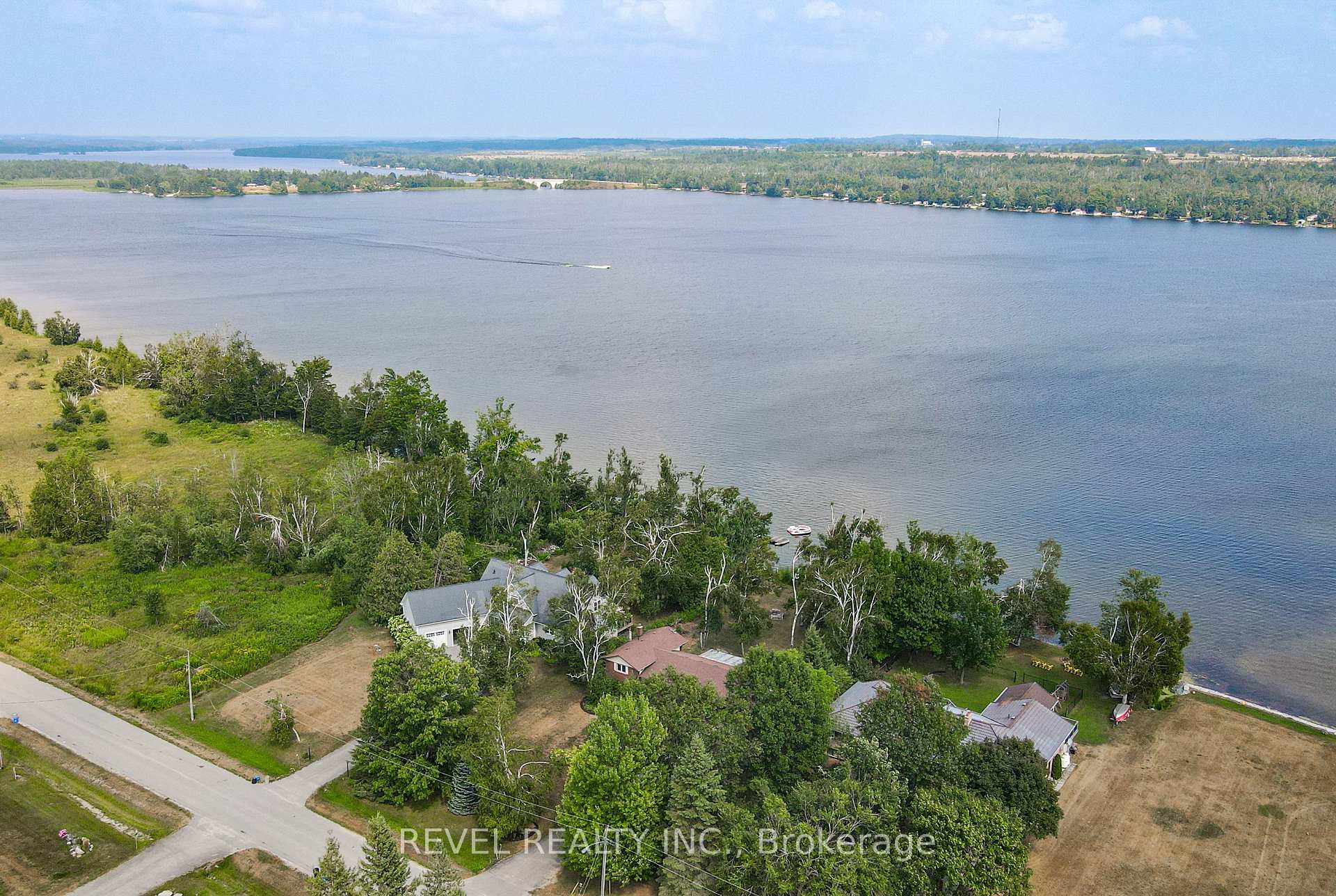 Photo 5 of 126 Pinewood Boulevard, Kawartha Lakes, Carden — HOMEH