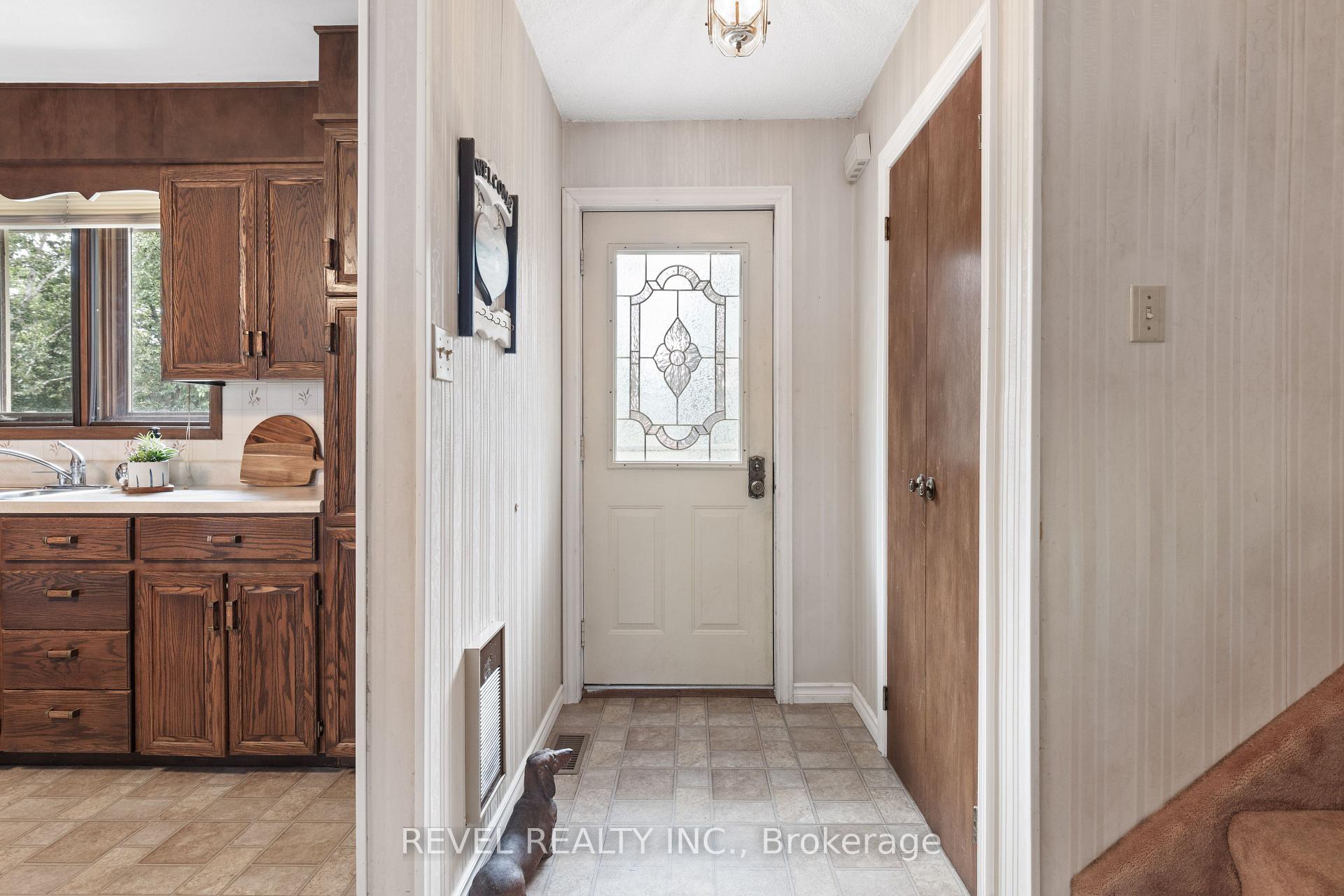 Photo 9 of 126 Pinewood Boulevard, Kawartha Lakes, Carden — HOMEH