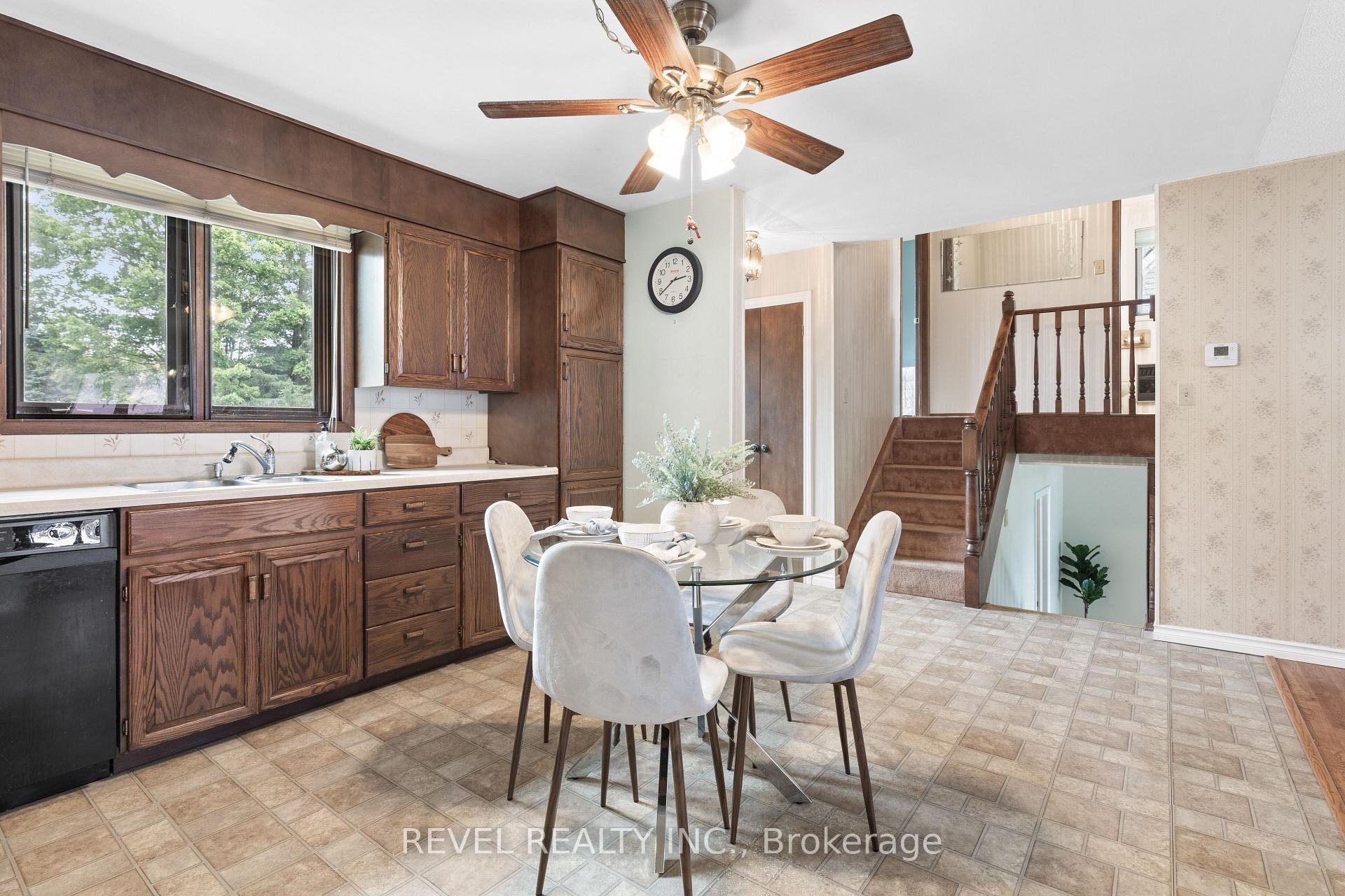 Photo 12 of 126 Pinewood Boulevard, Kawartha Lakes, Carden — HOMEH