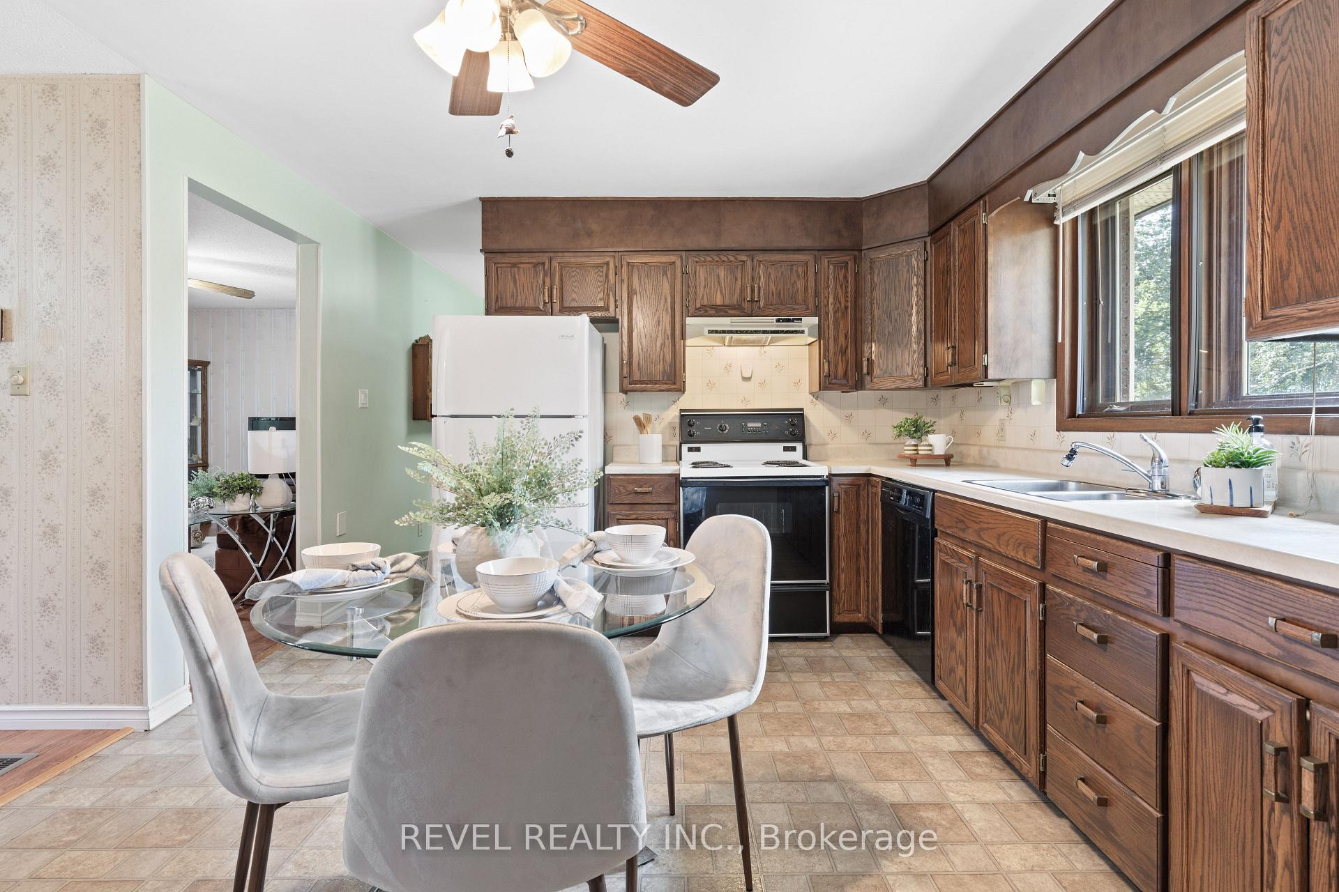 Photo 17 of 126 Pinewood Boulevard, Kawartha Lakes, Carden — HOMEH