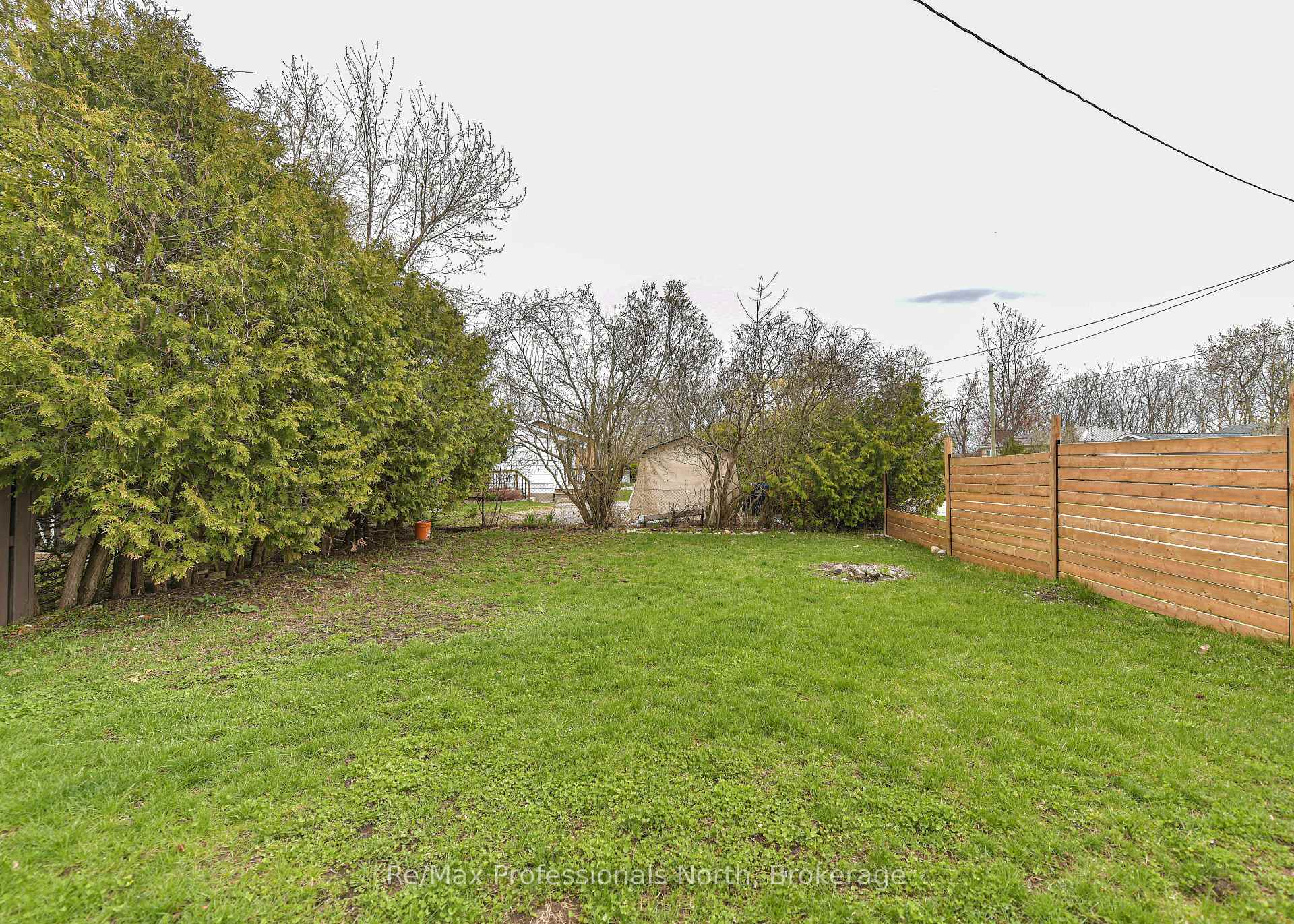 Photo 5 of 817 Eighth Avenue, Tay, Port McNicoll — HOMEH